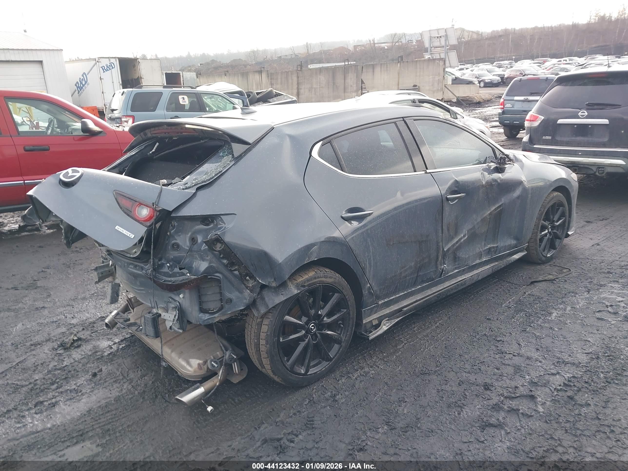 MAZDA MAZDA3 image 4
