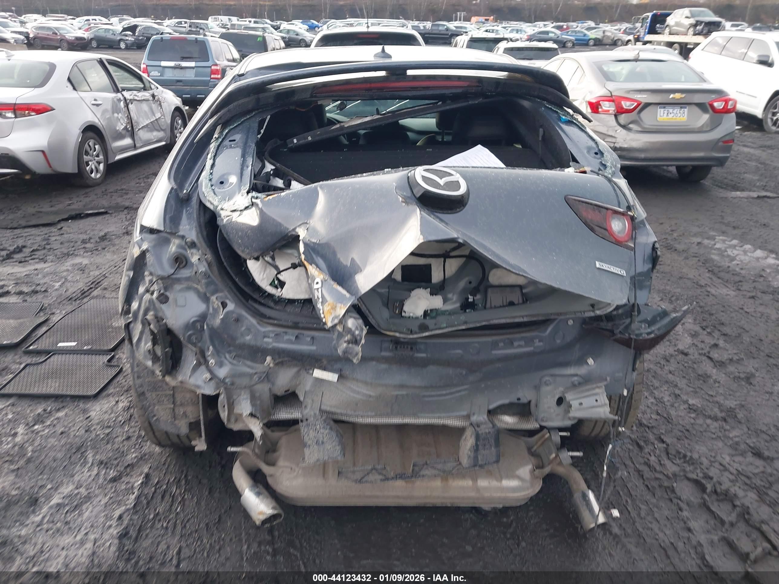 MAZDA MAZDA3 image 6