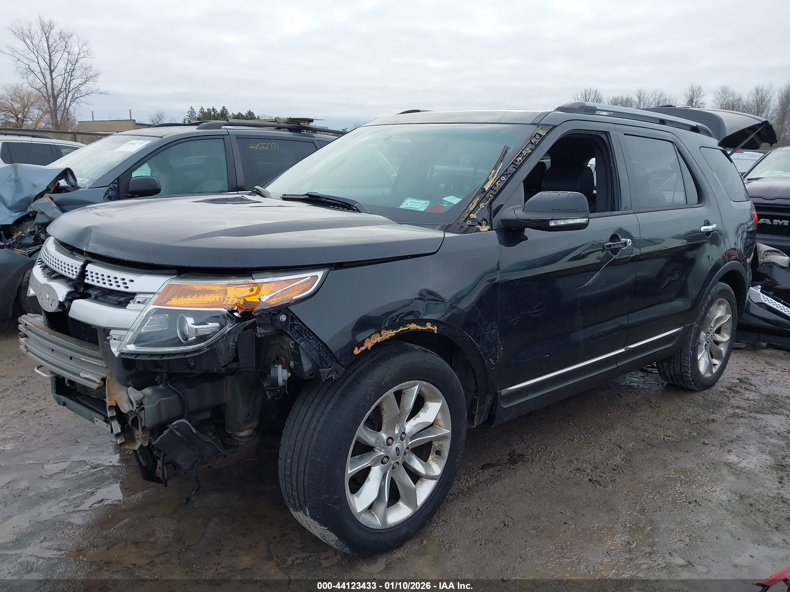 FORD EXPLORER image 2