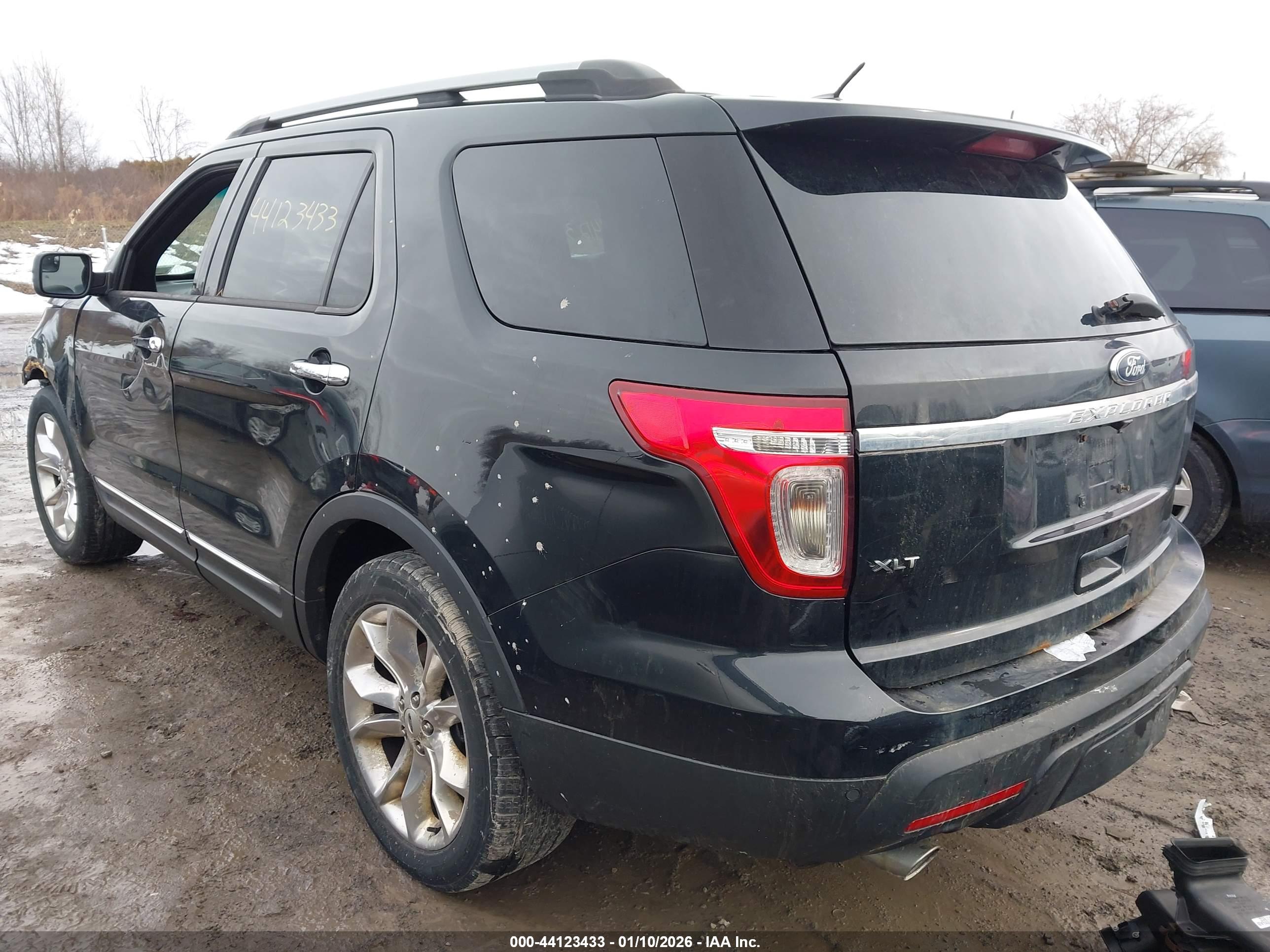 FORD EXPLORER image 3