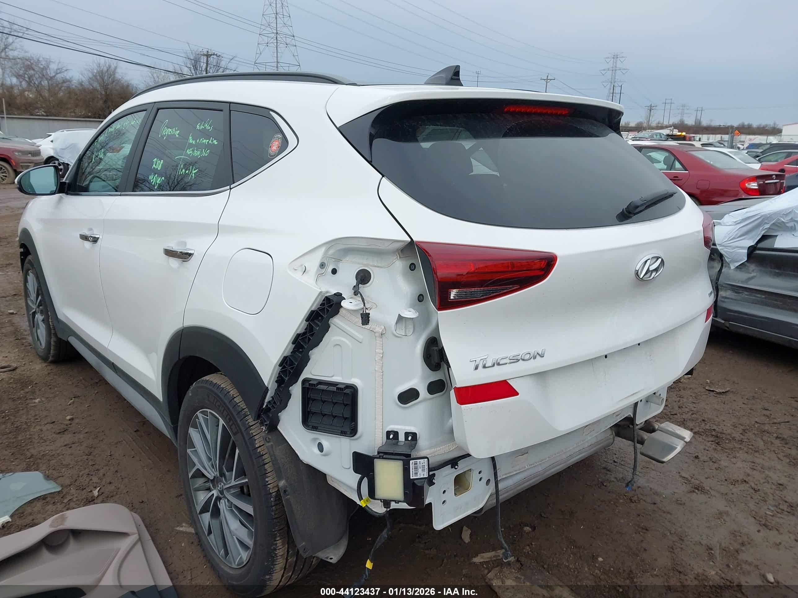 HYUNDAI TUCSON image 6