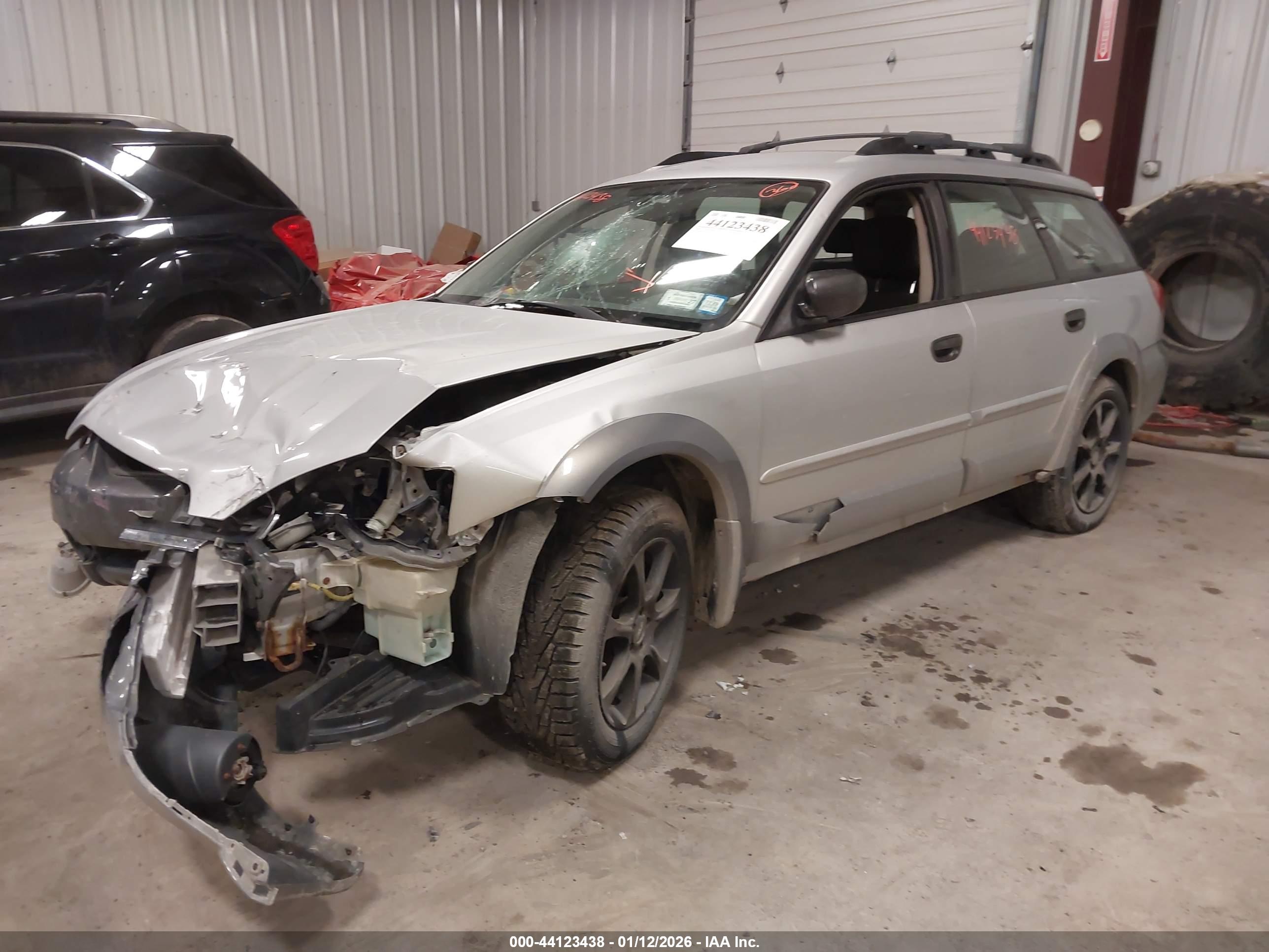 SUBARU OUTBACK image 2