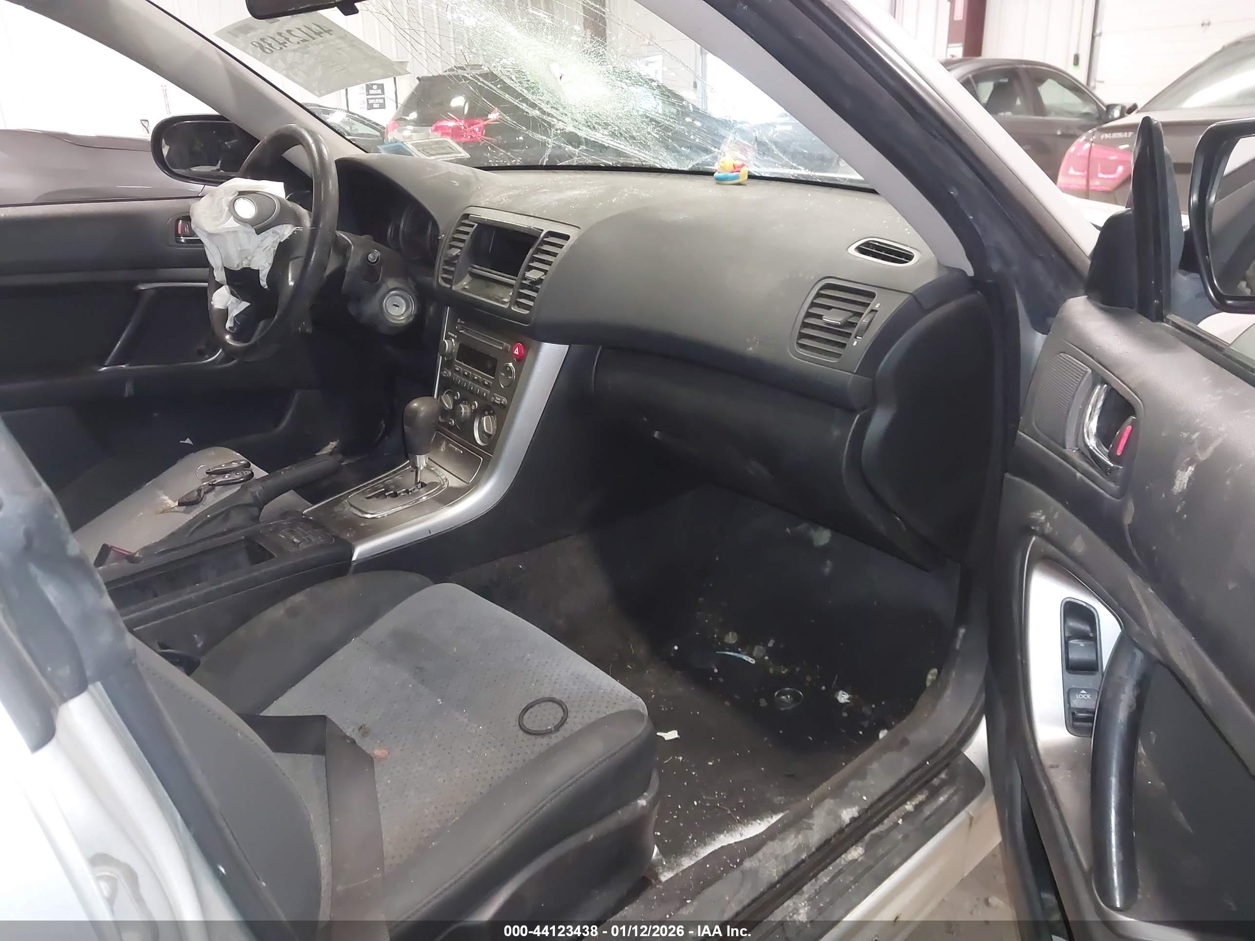 SUBARU OUTBACK image 5