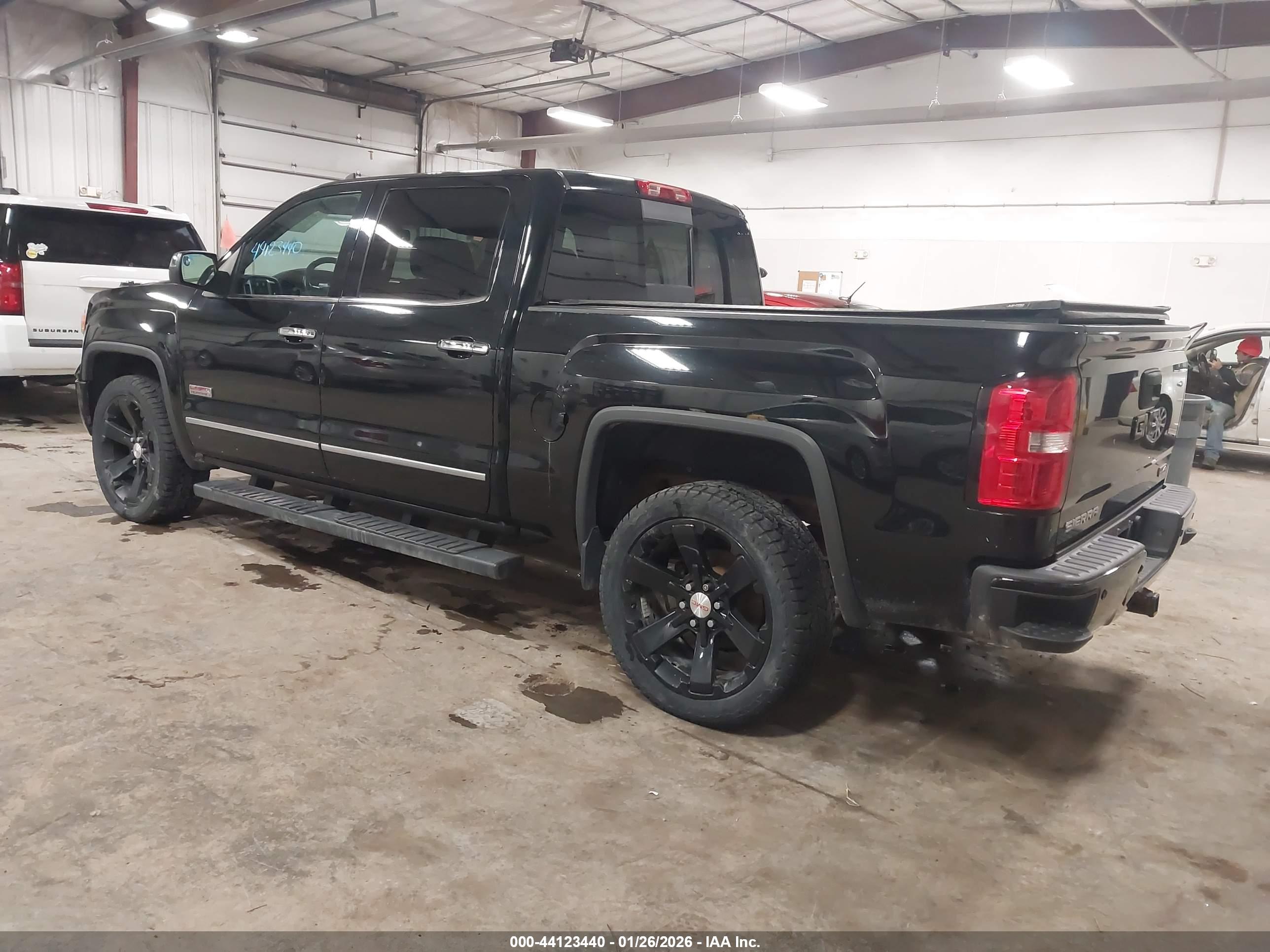 GMC SIERRA image 3