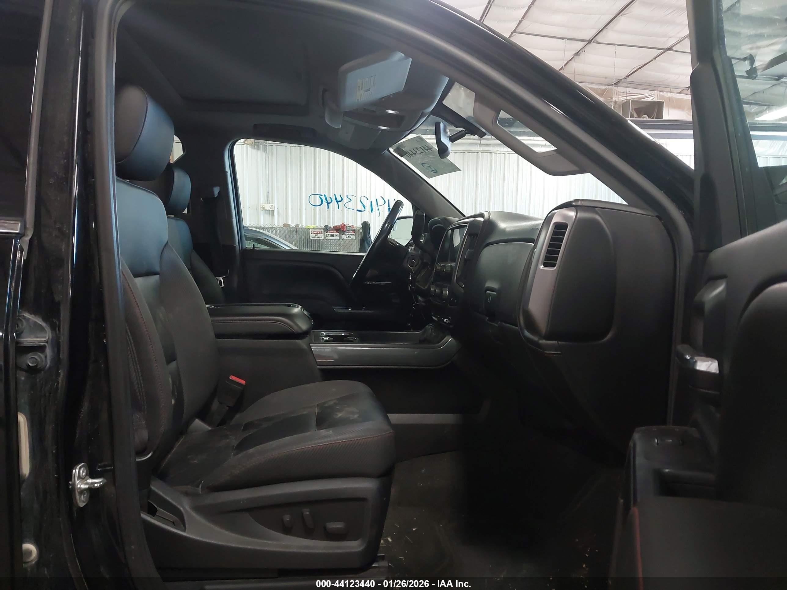 GMC SIERRA image 5