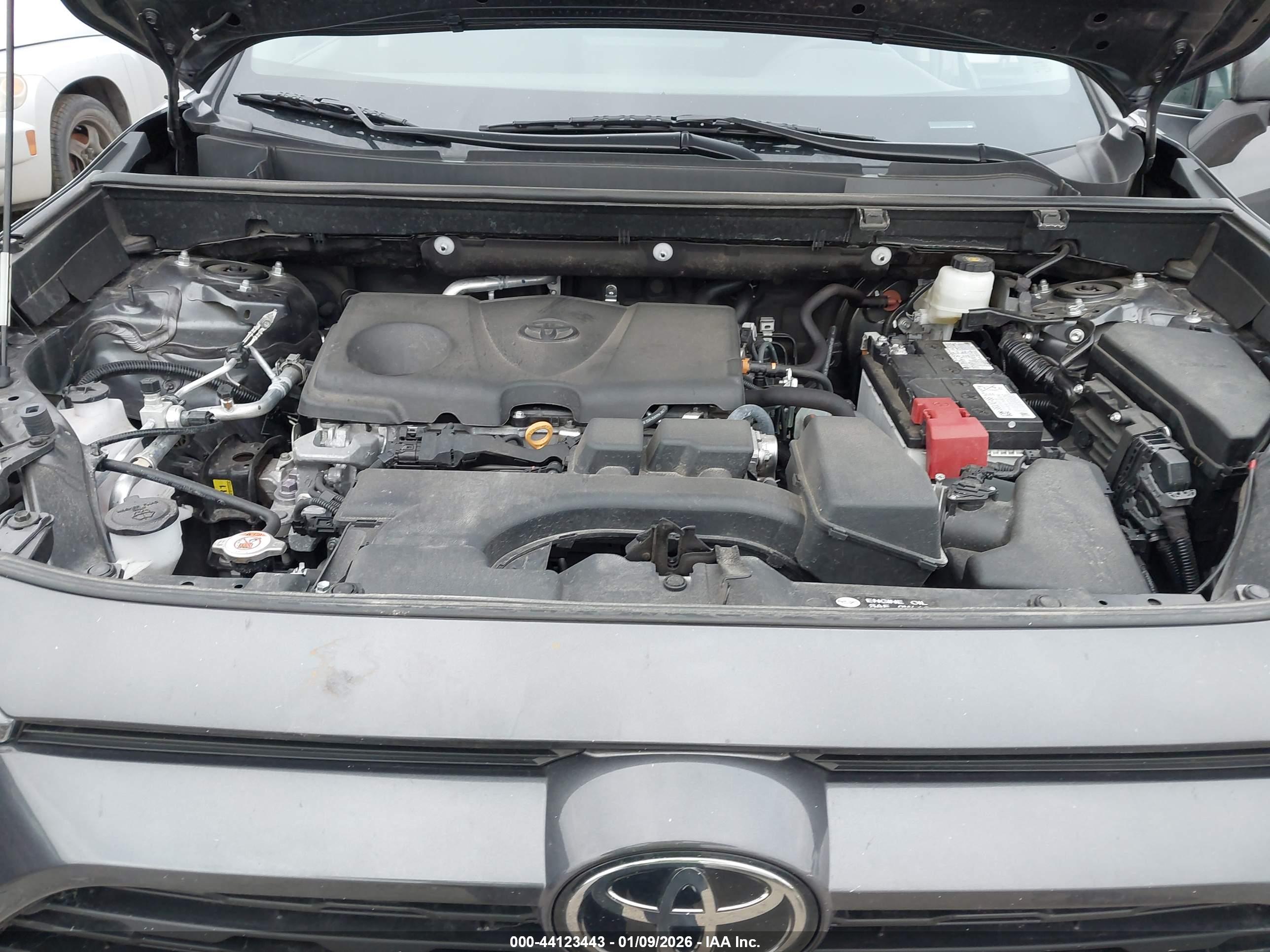 TOYOTA RAV4 image 10