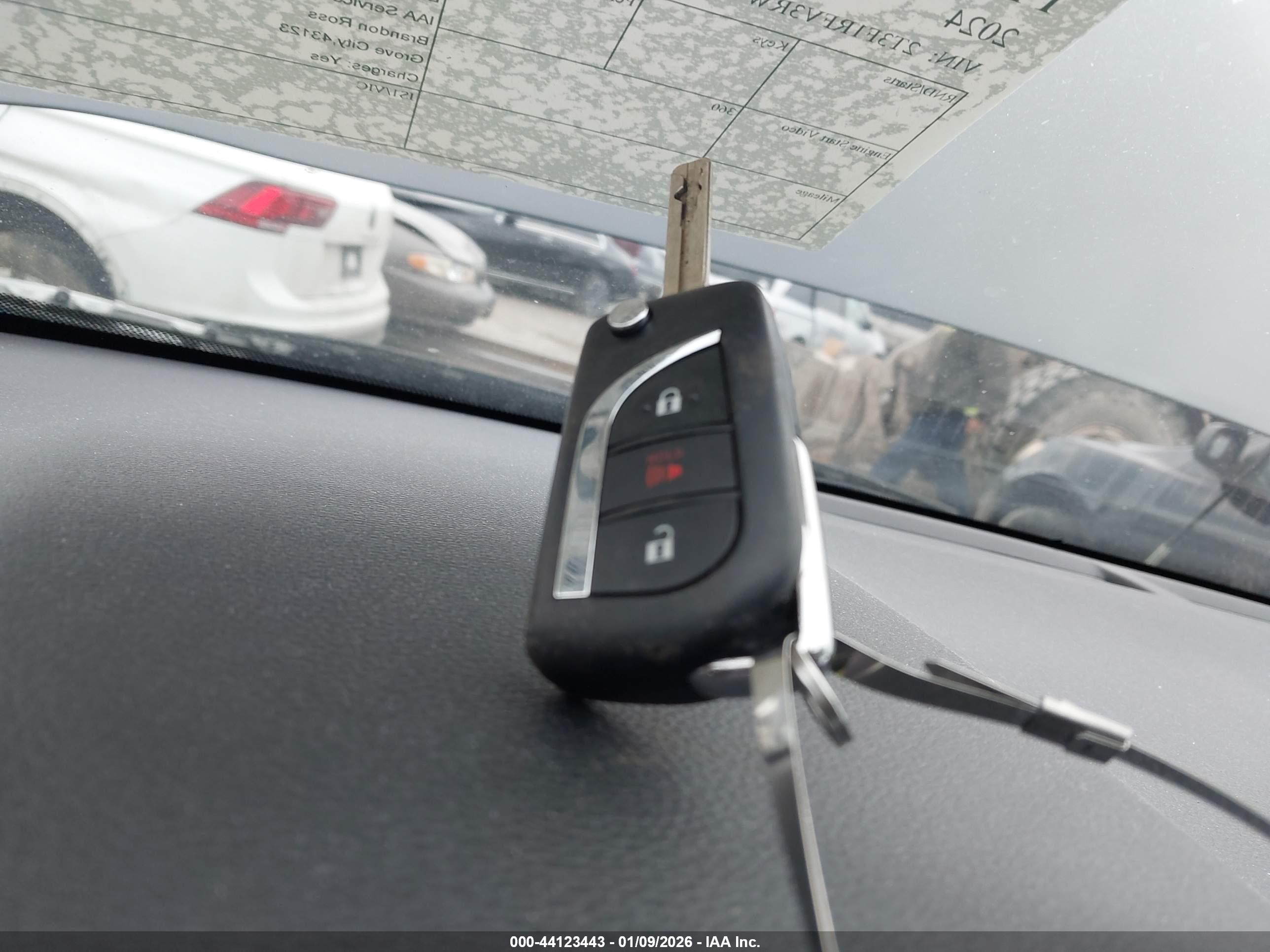 TOYOTA RAV4 image 11