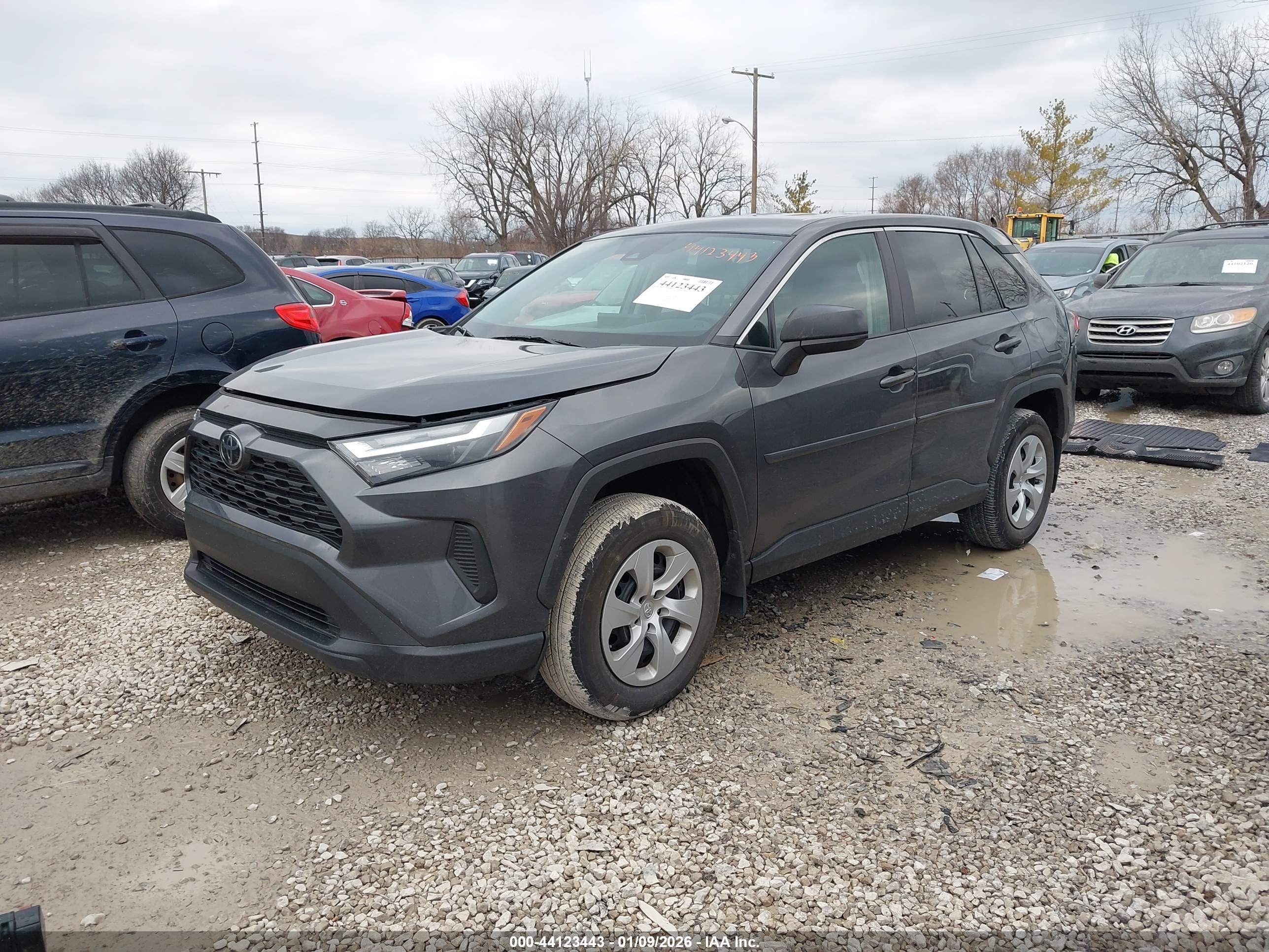 TOYOTA RAV4 image 2