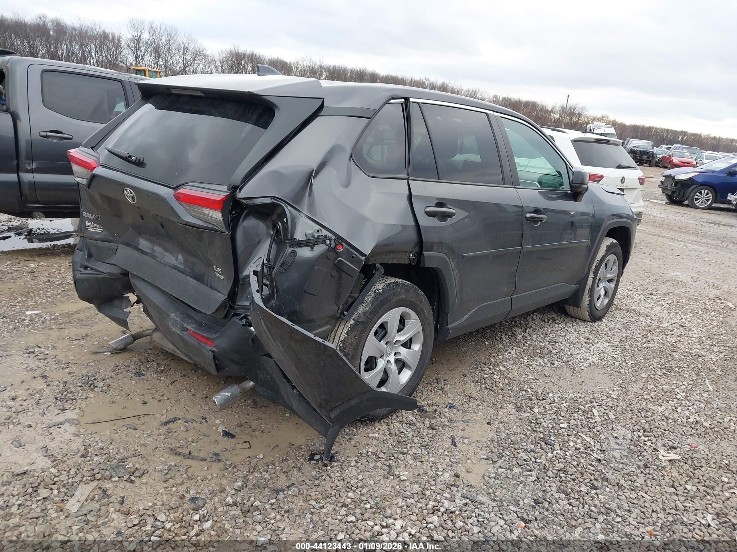TOYOTA RAV4 image 4
