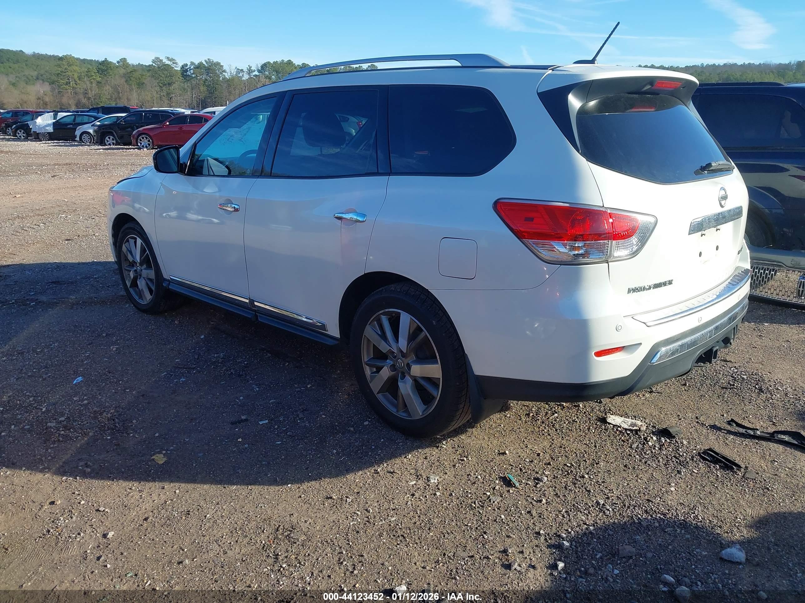 NISSAN PATHFINDER image 3