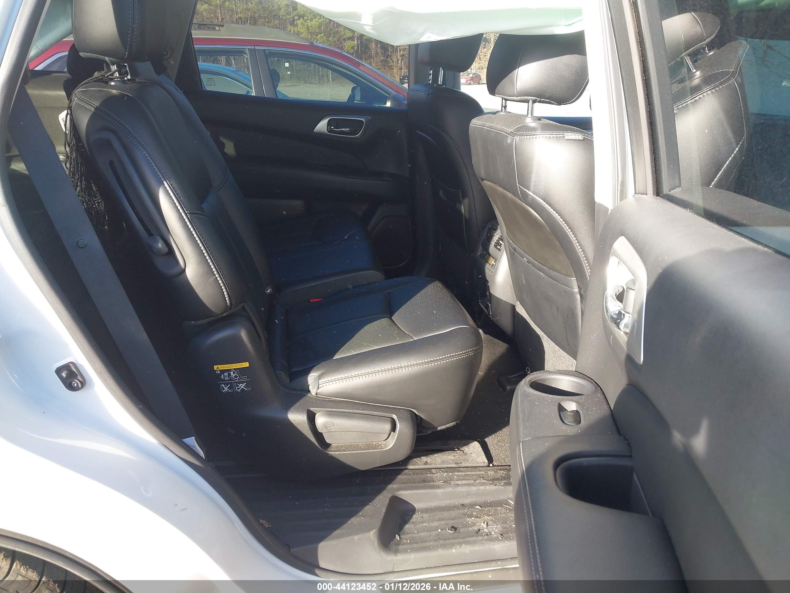 NISSAN PATHFINDER image 8