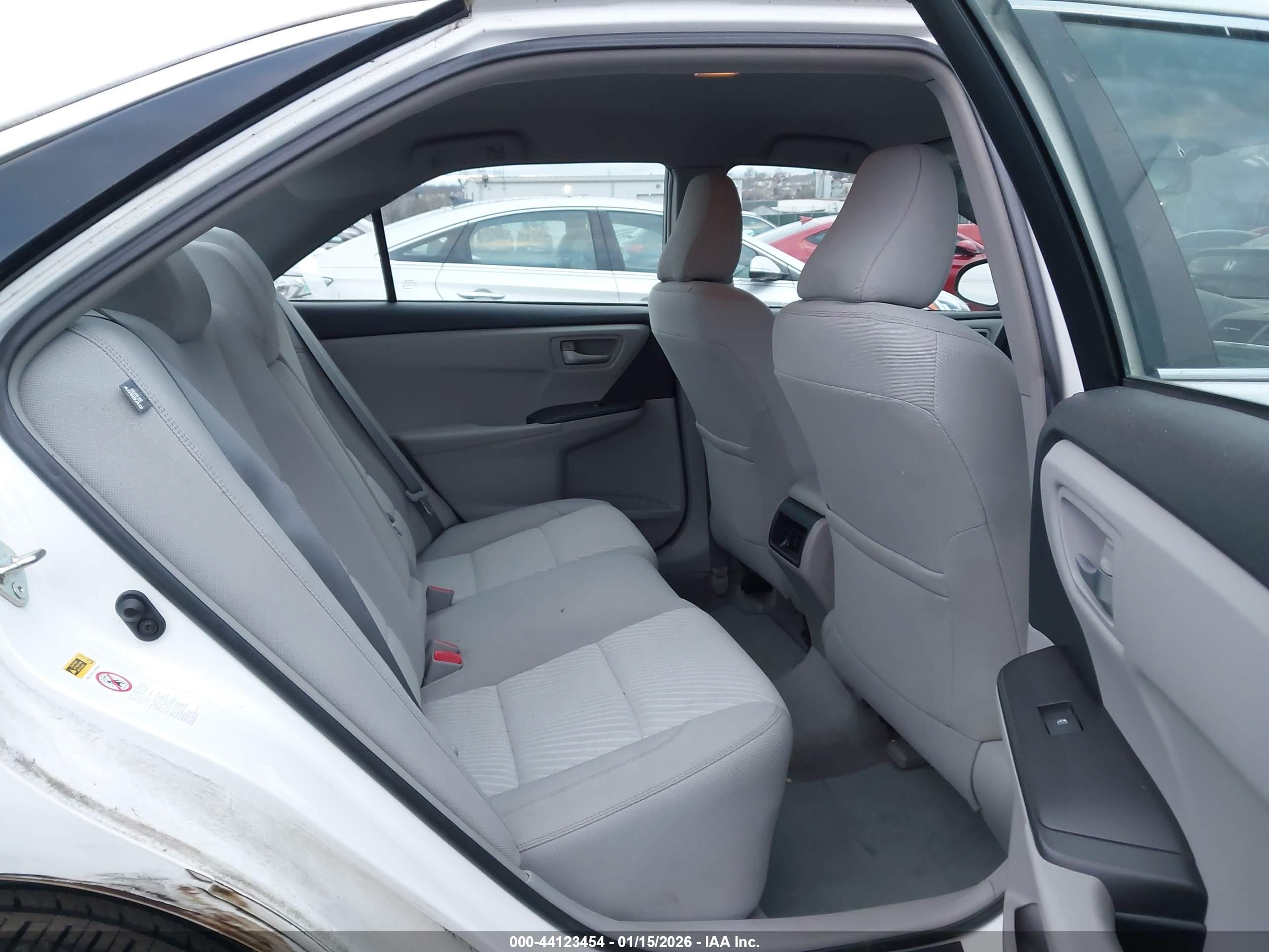TOYOTA CAMRY image 8