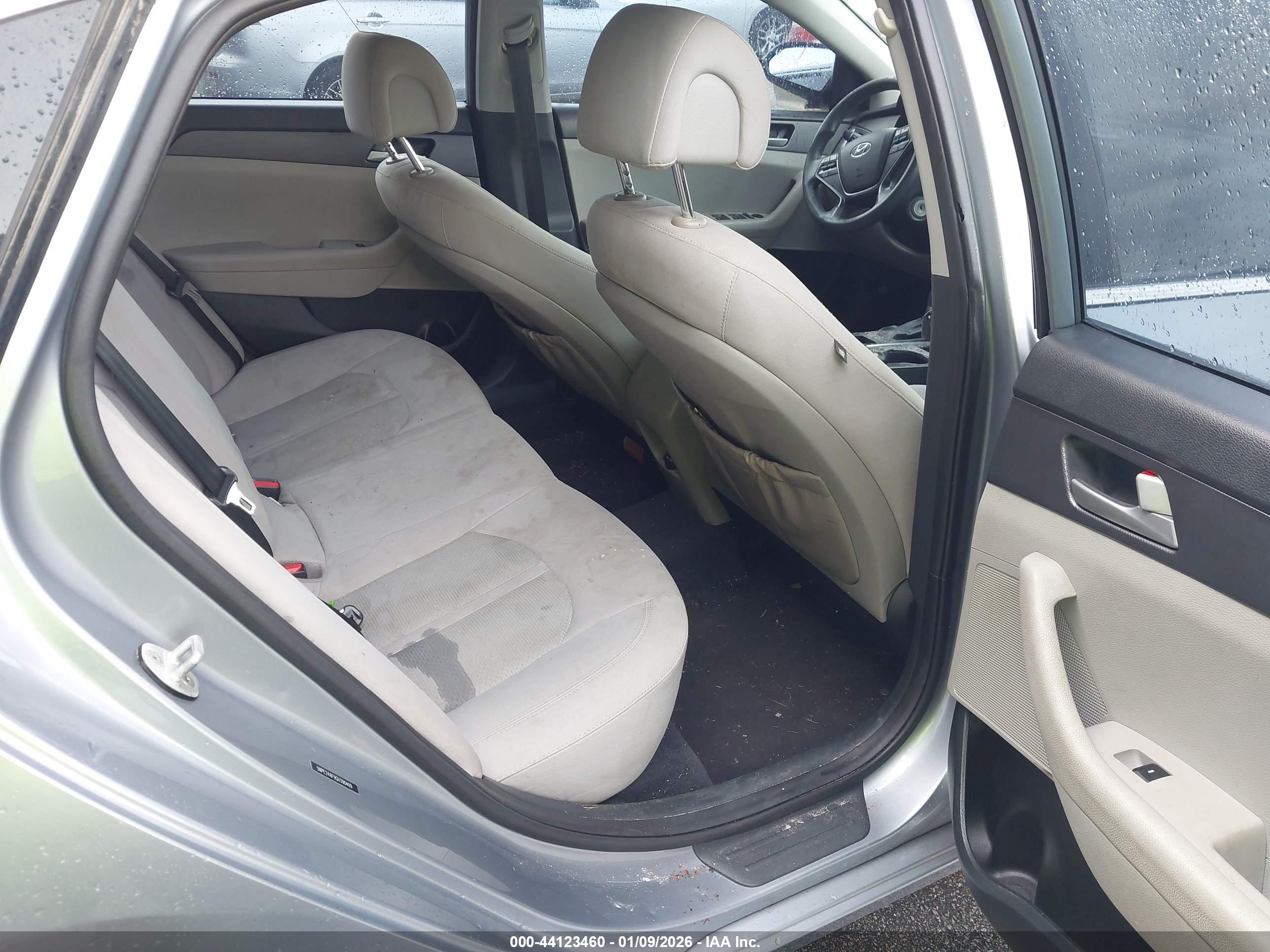 HYUNDAI SONATA image 8