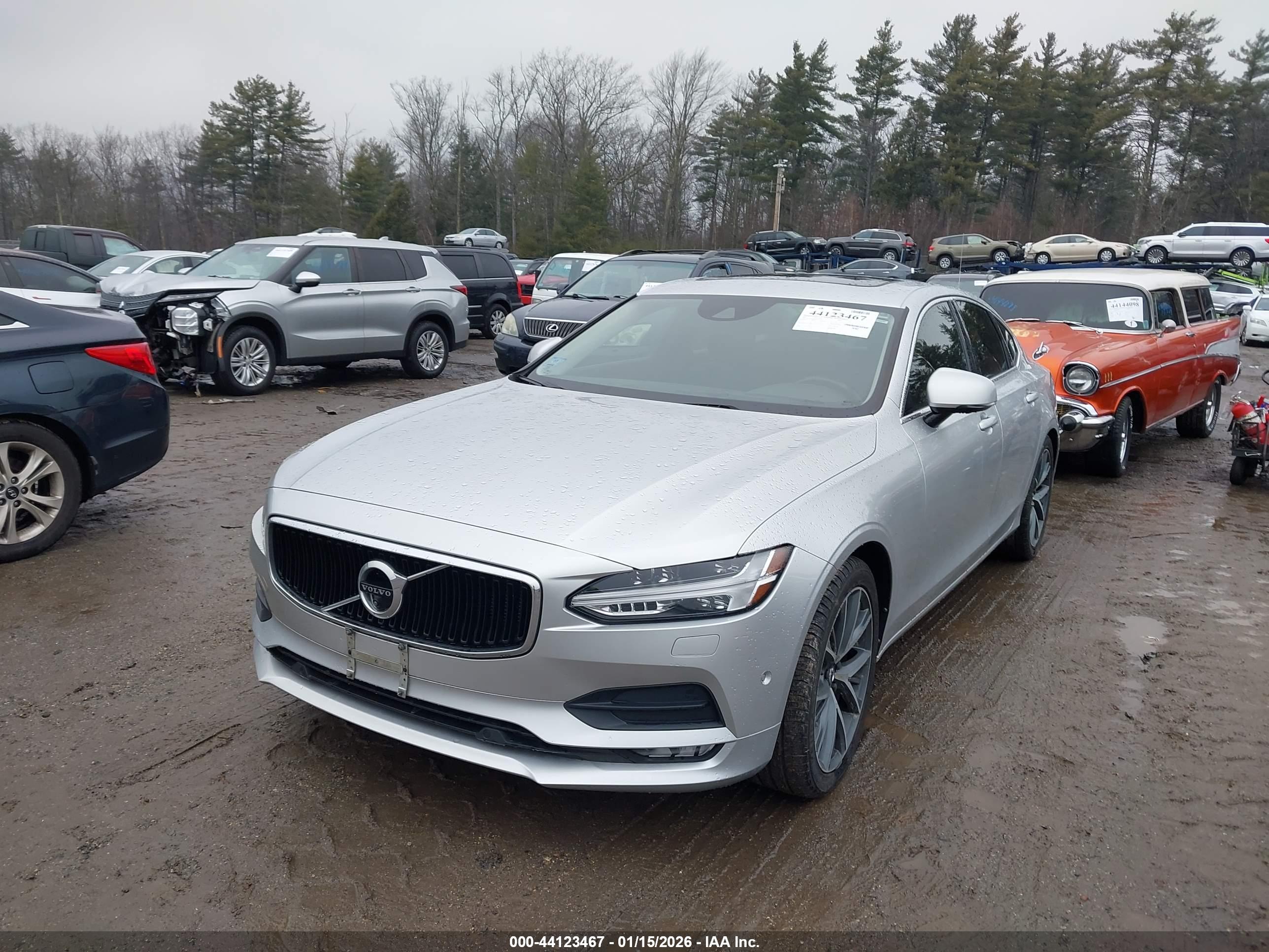 VOLVO S90 image 2