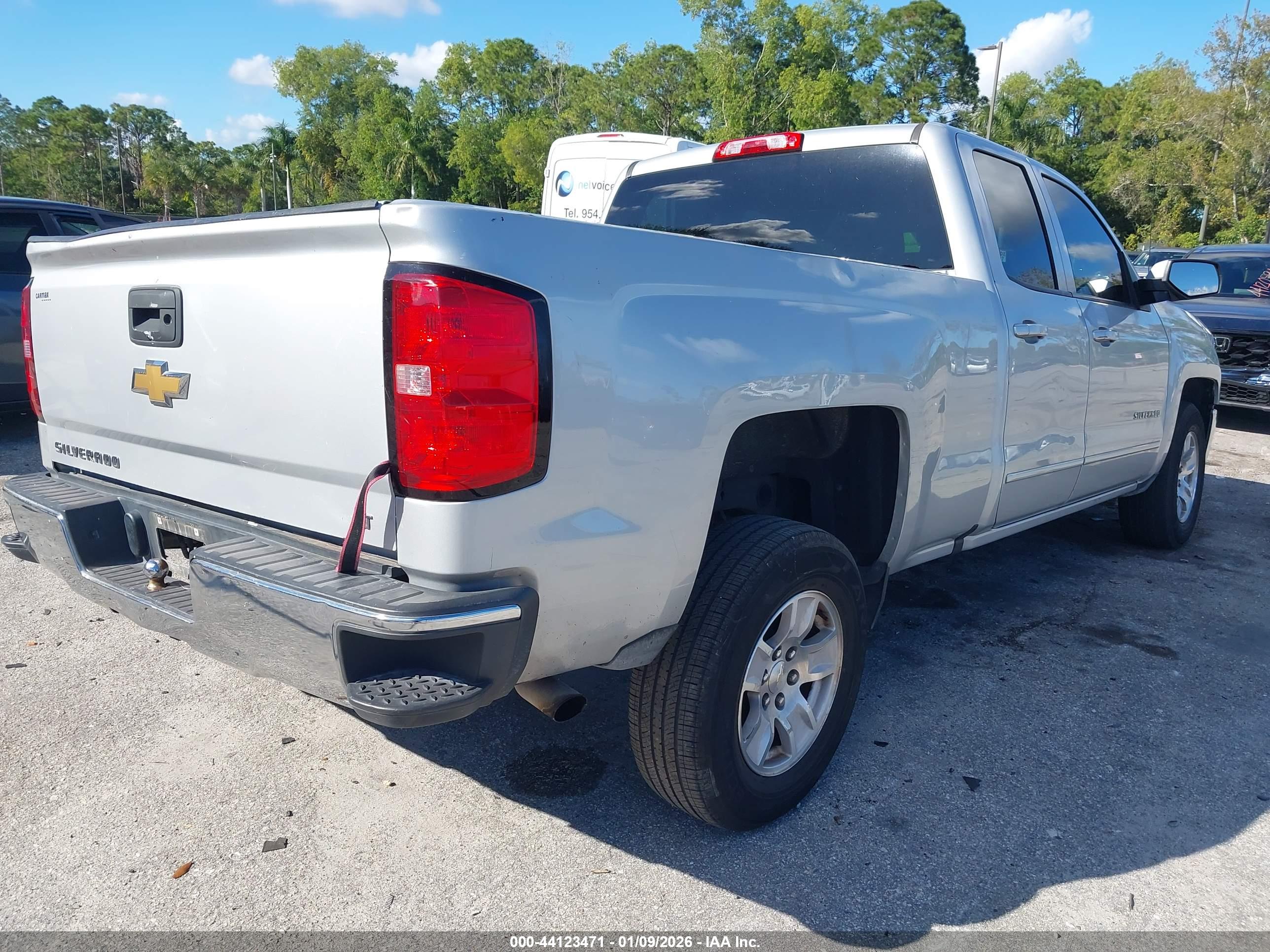 CHEVROLET SILVERADO image 4