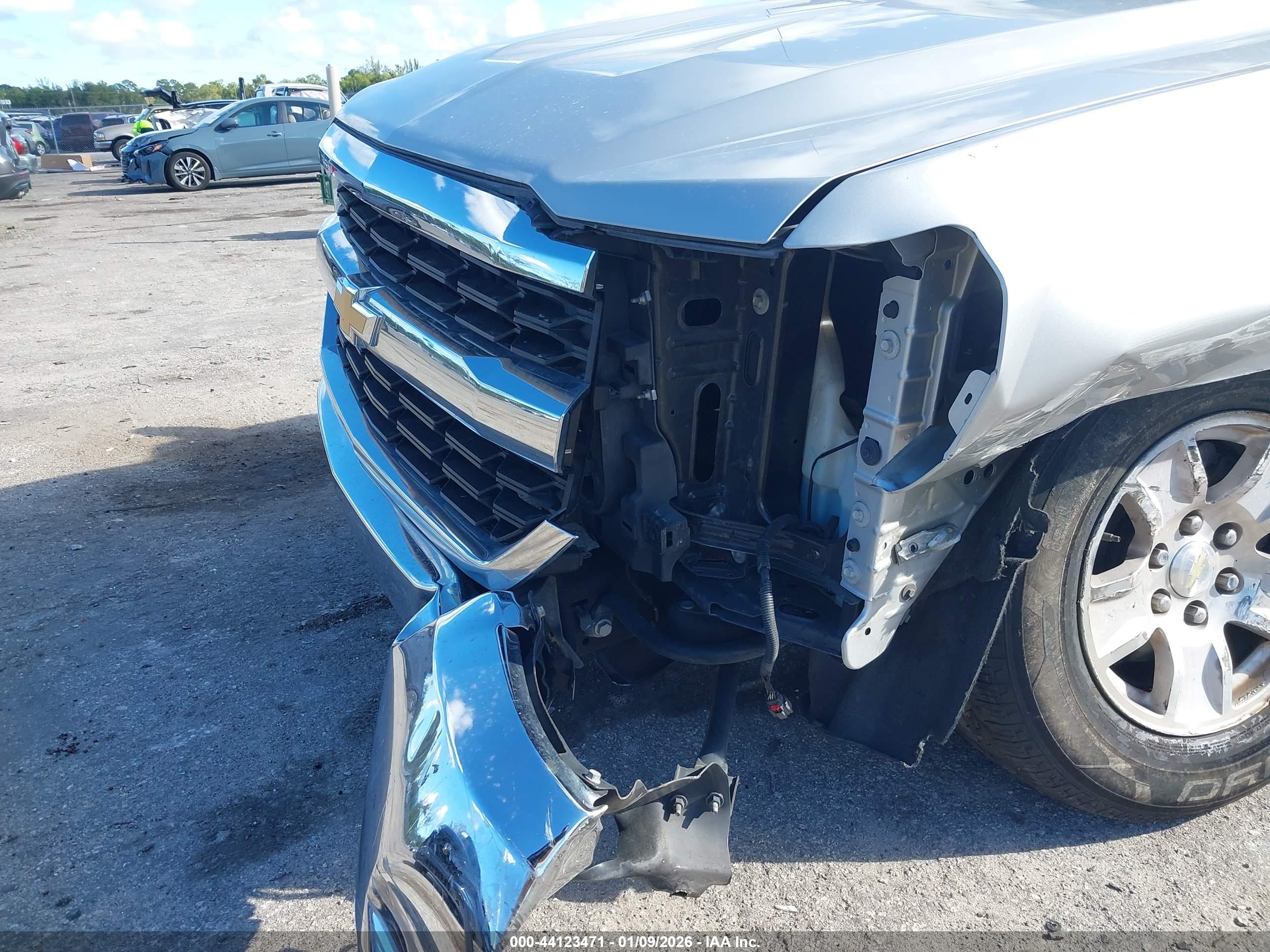 CHEVROLET SILVERADO image 6