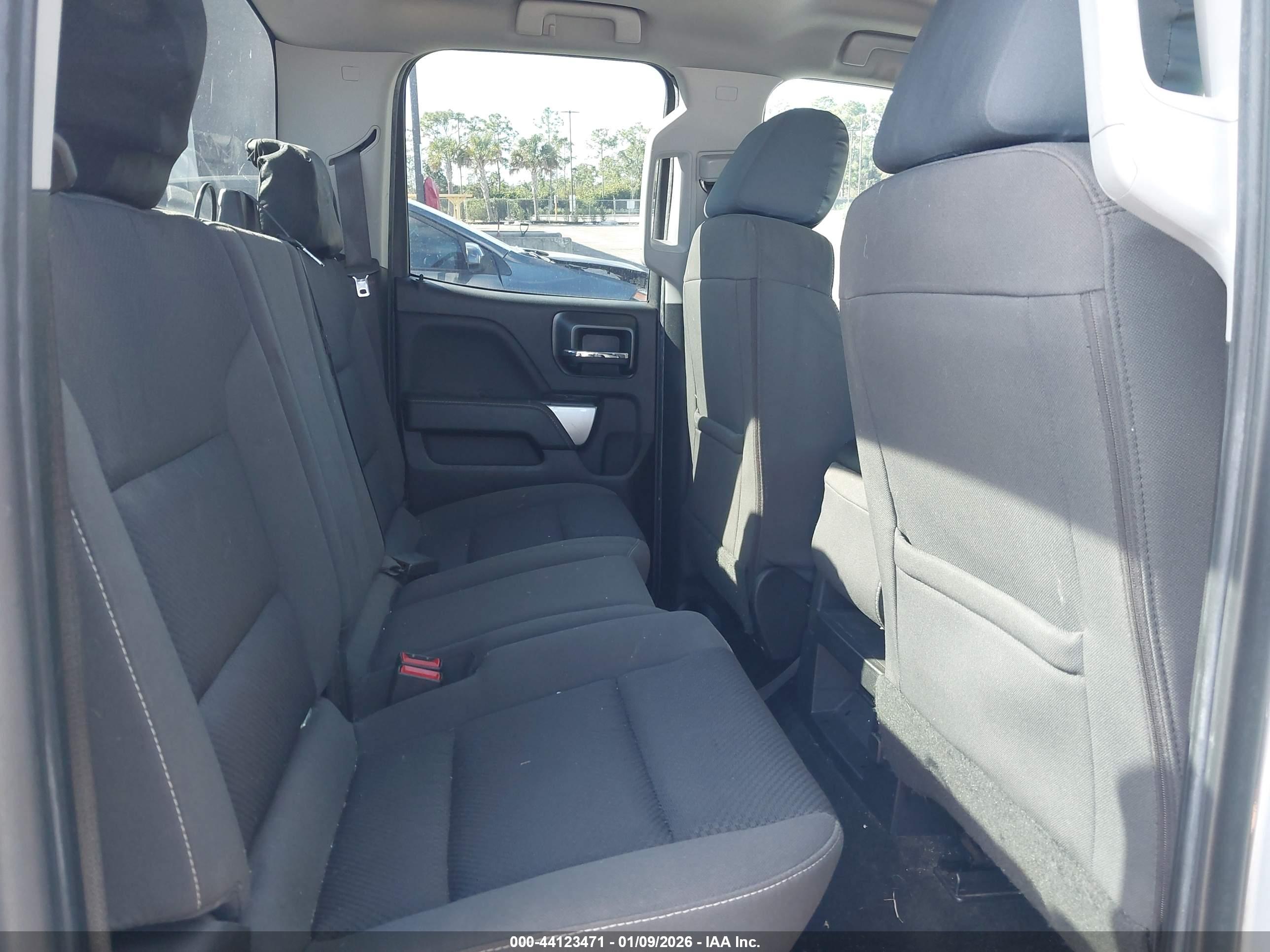 CHEVROLET SILVERADO image 8