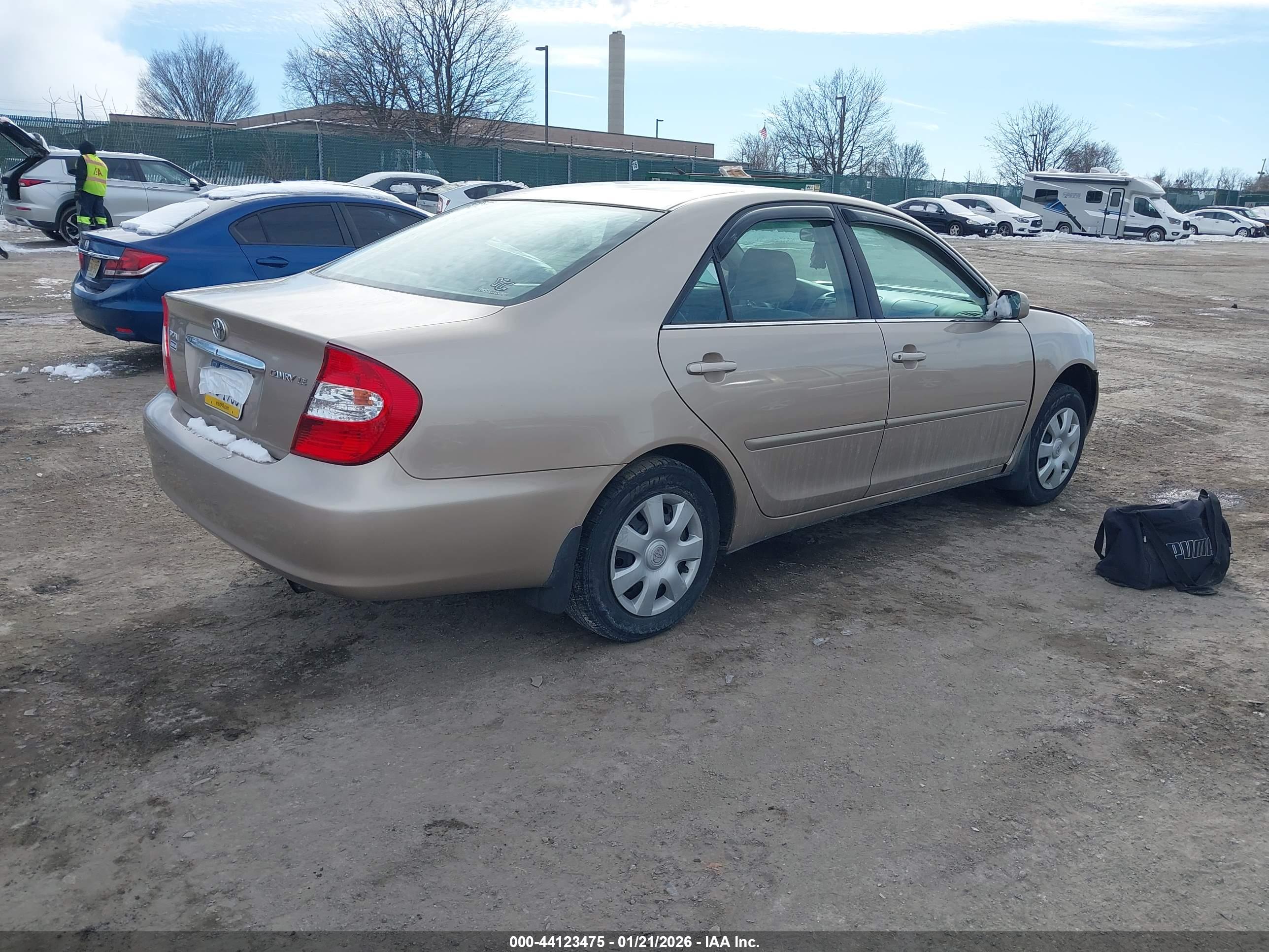 TOYOTA CAMRY image 4