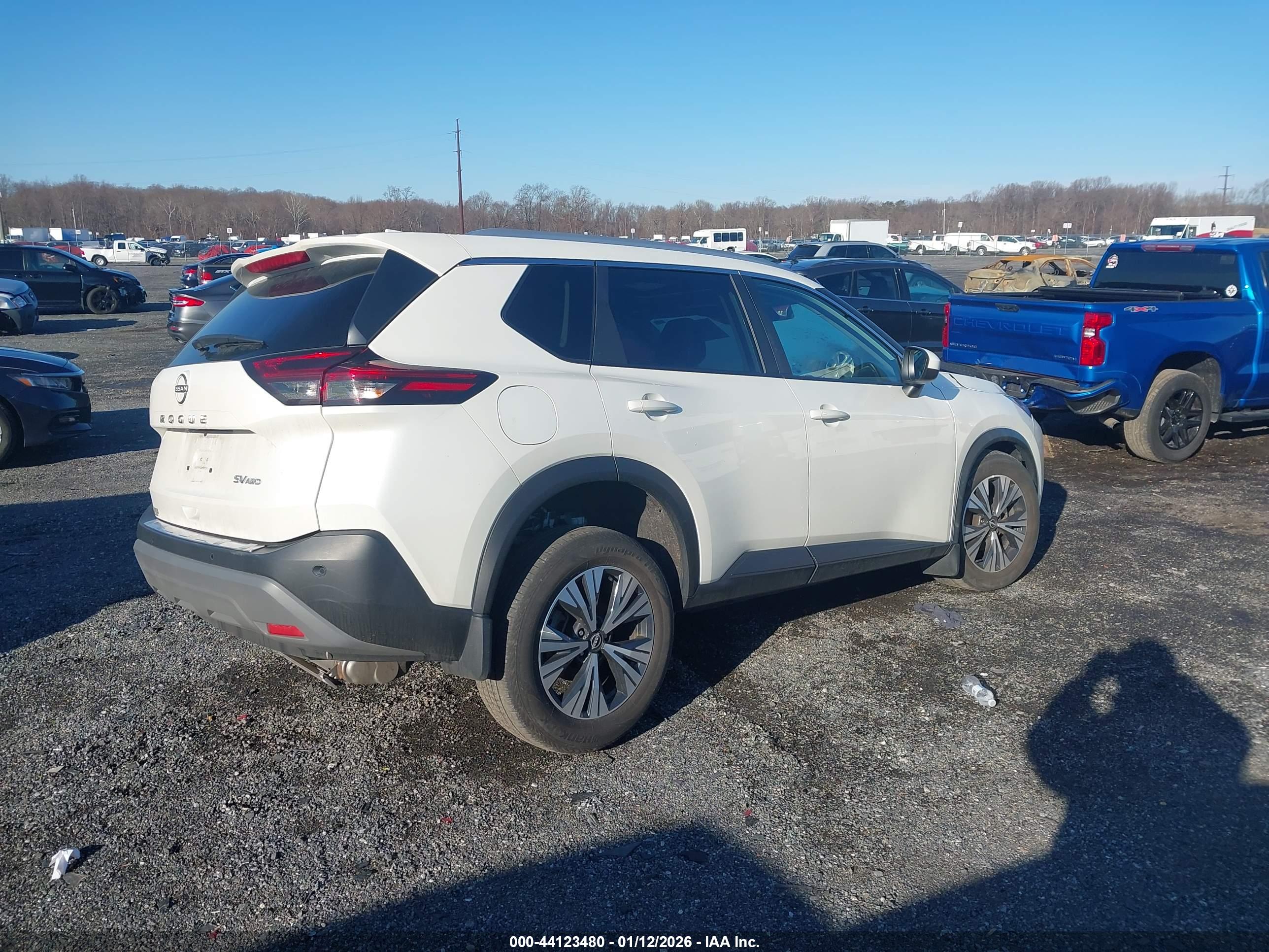 NISSAN ROGUE image 4