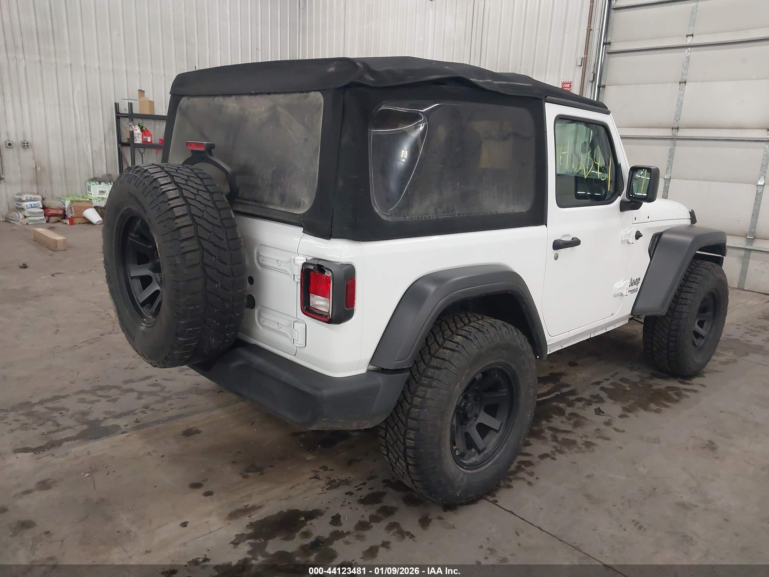 JEEP WRANGLER image 4