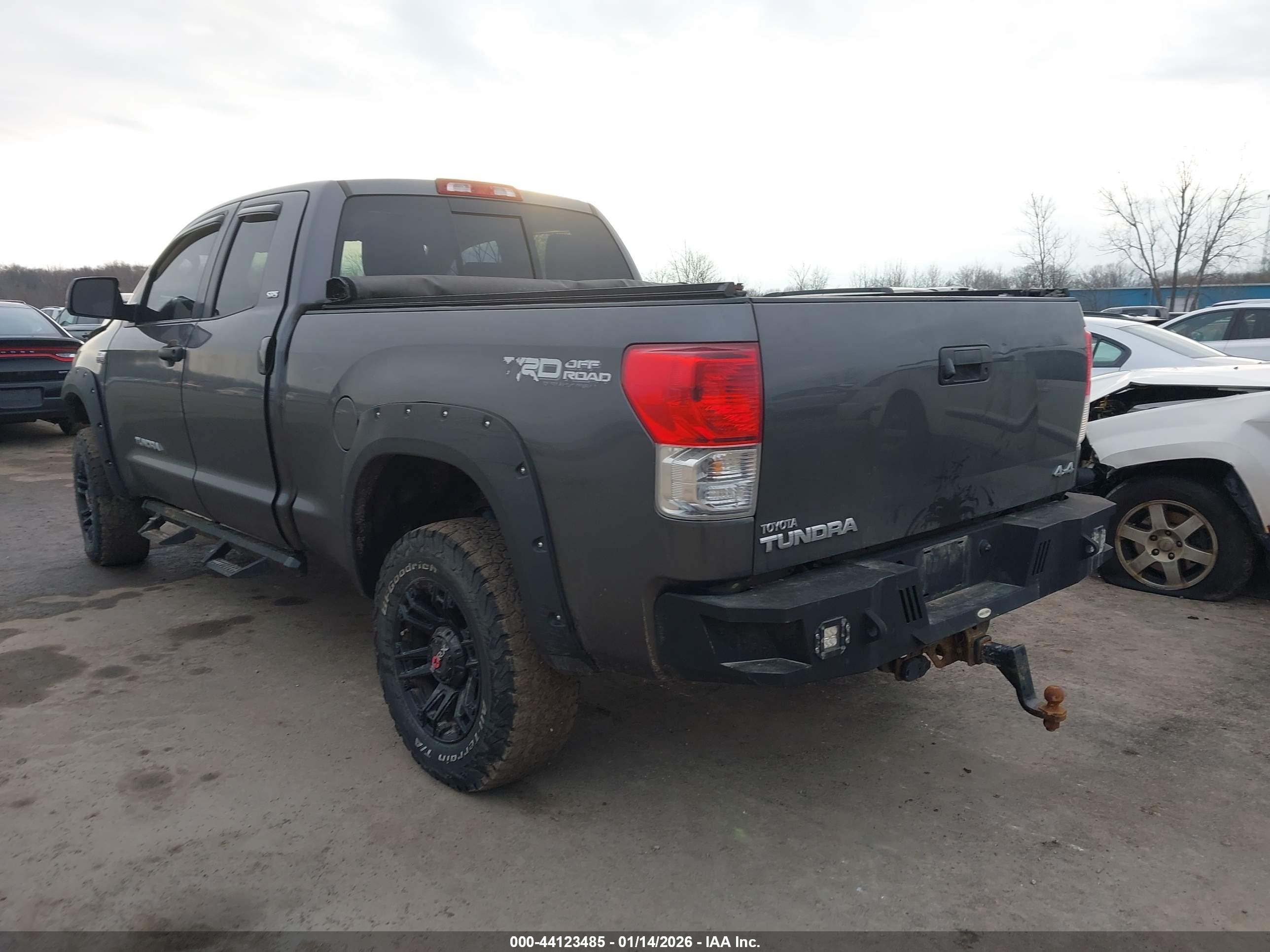 TOYOTA TUNDRA image 3