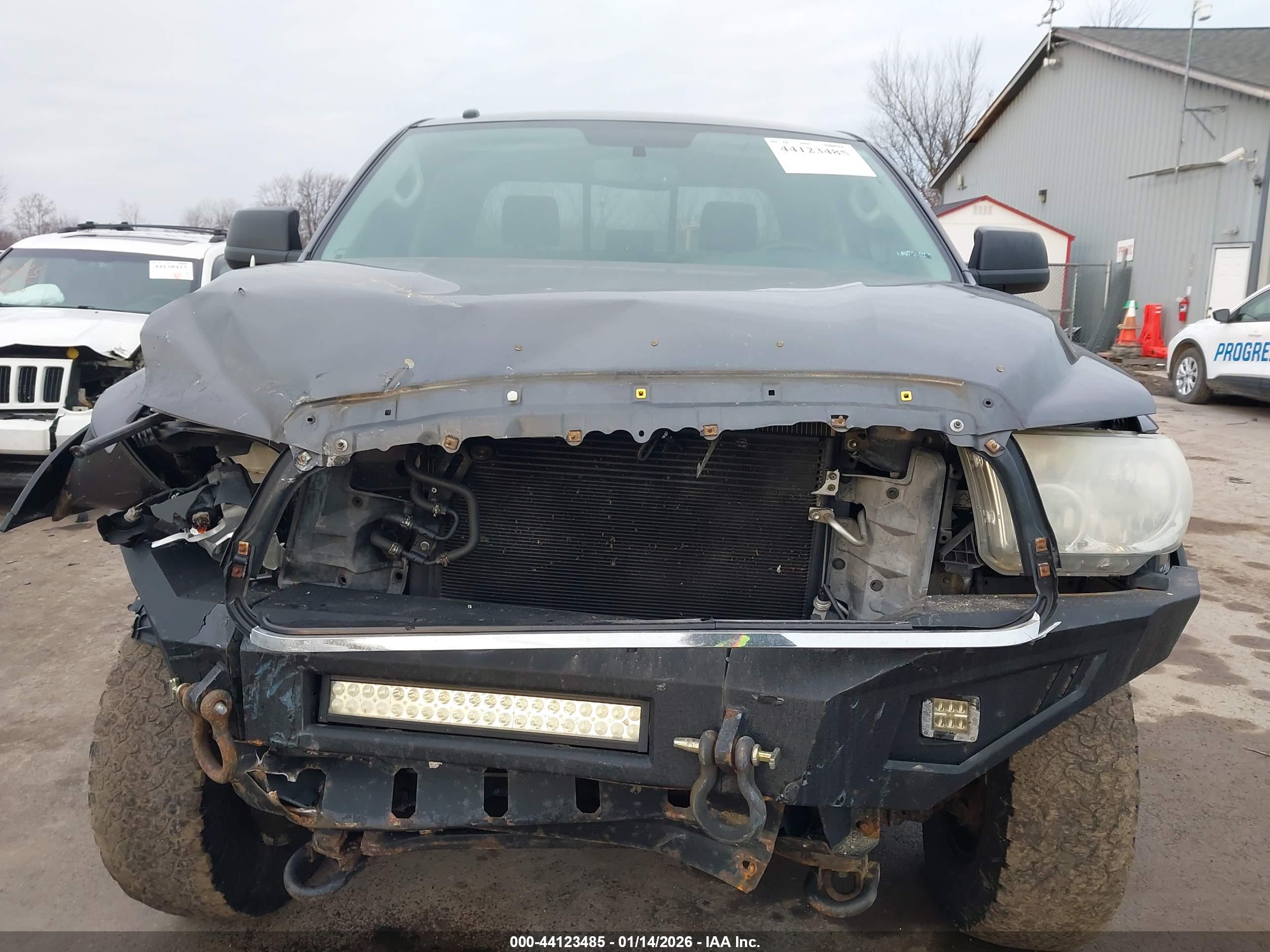 TOYOTA TUNDRA image 6