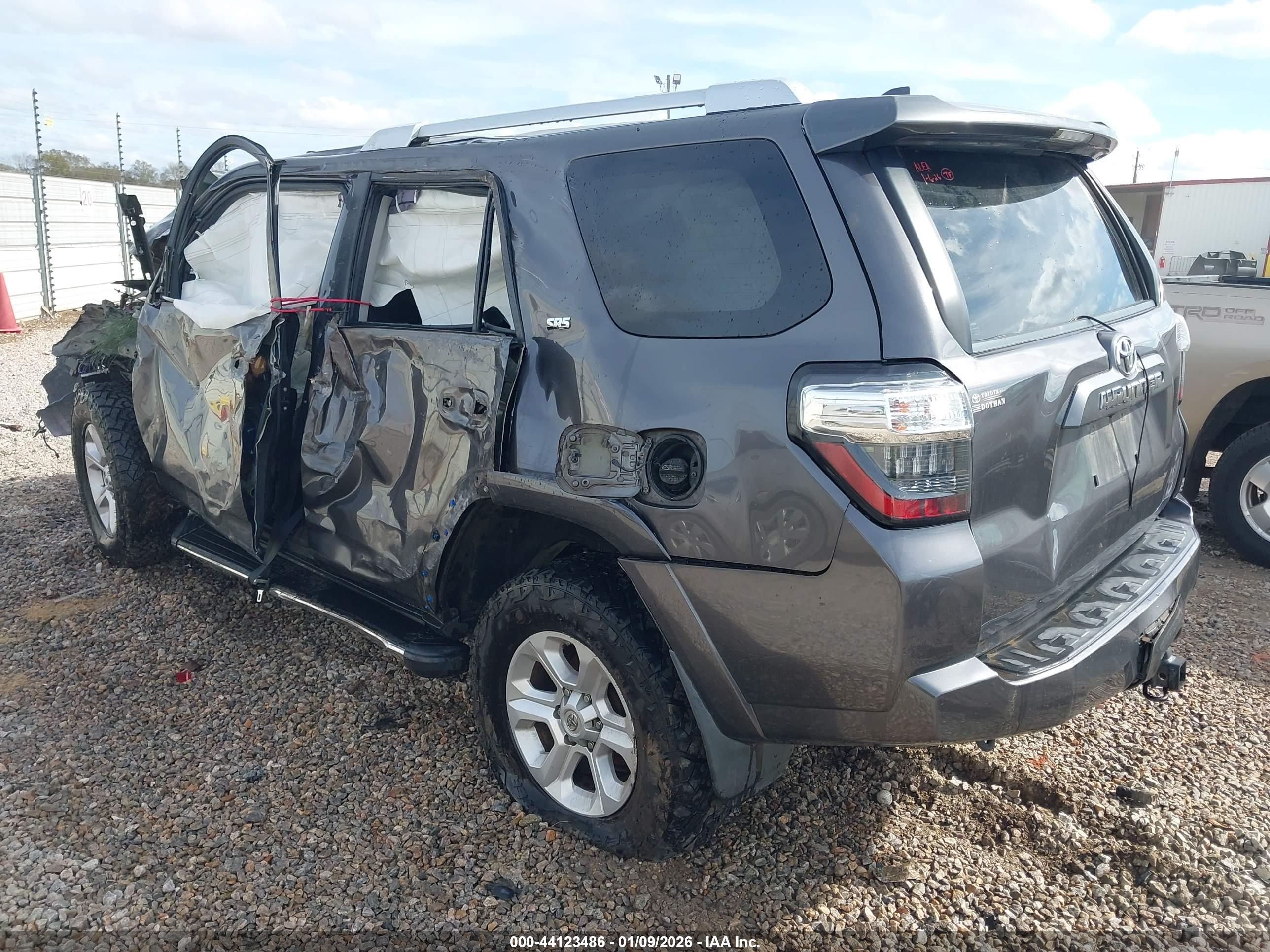 TOYOTA 4RUNNER image 3