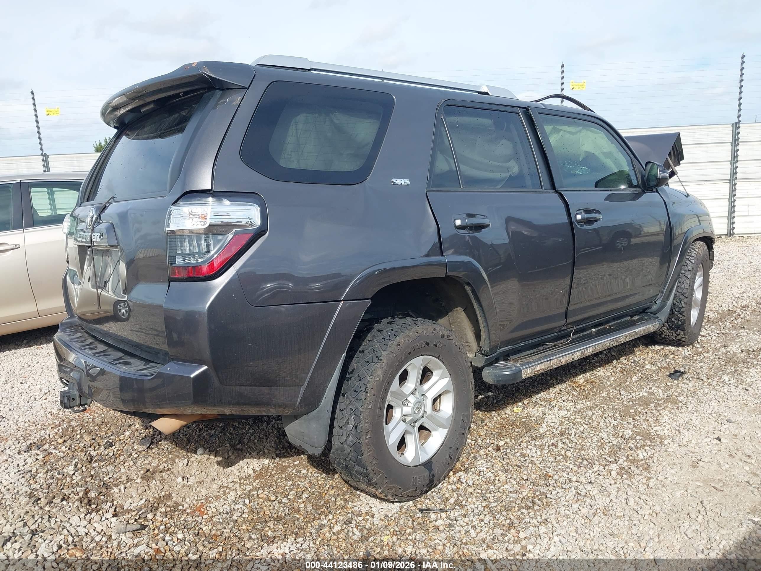 TOYOTA 4RUNNER image 4