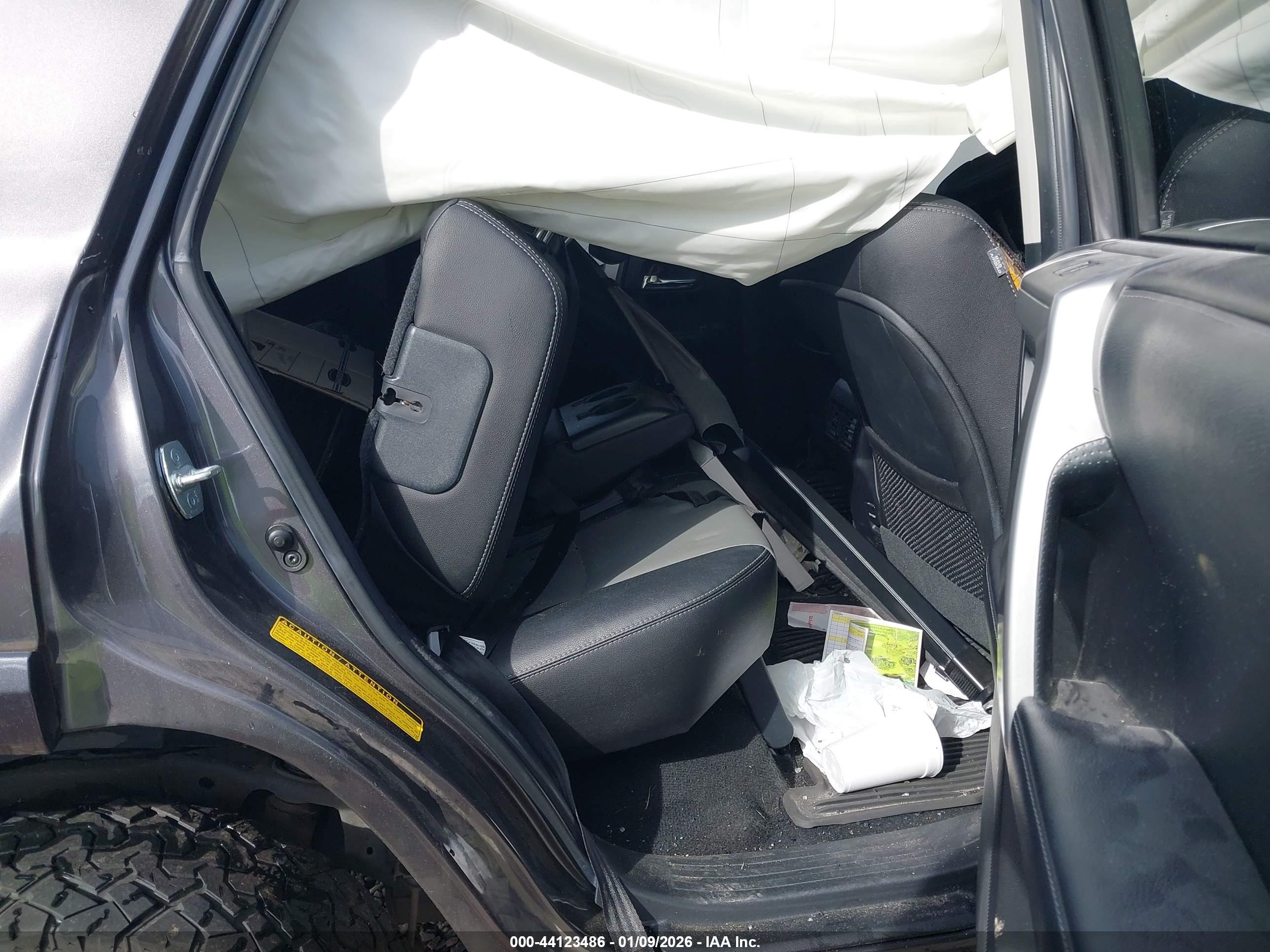 TOYOTA 4RUNNER image 8
