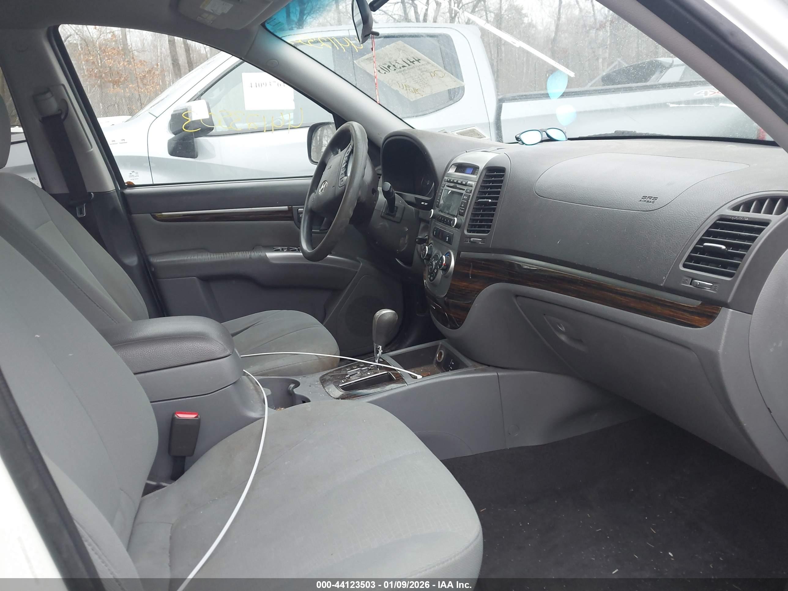 HYUNDAI SANTA image 5