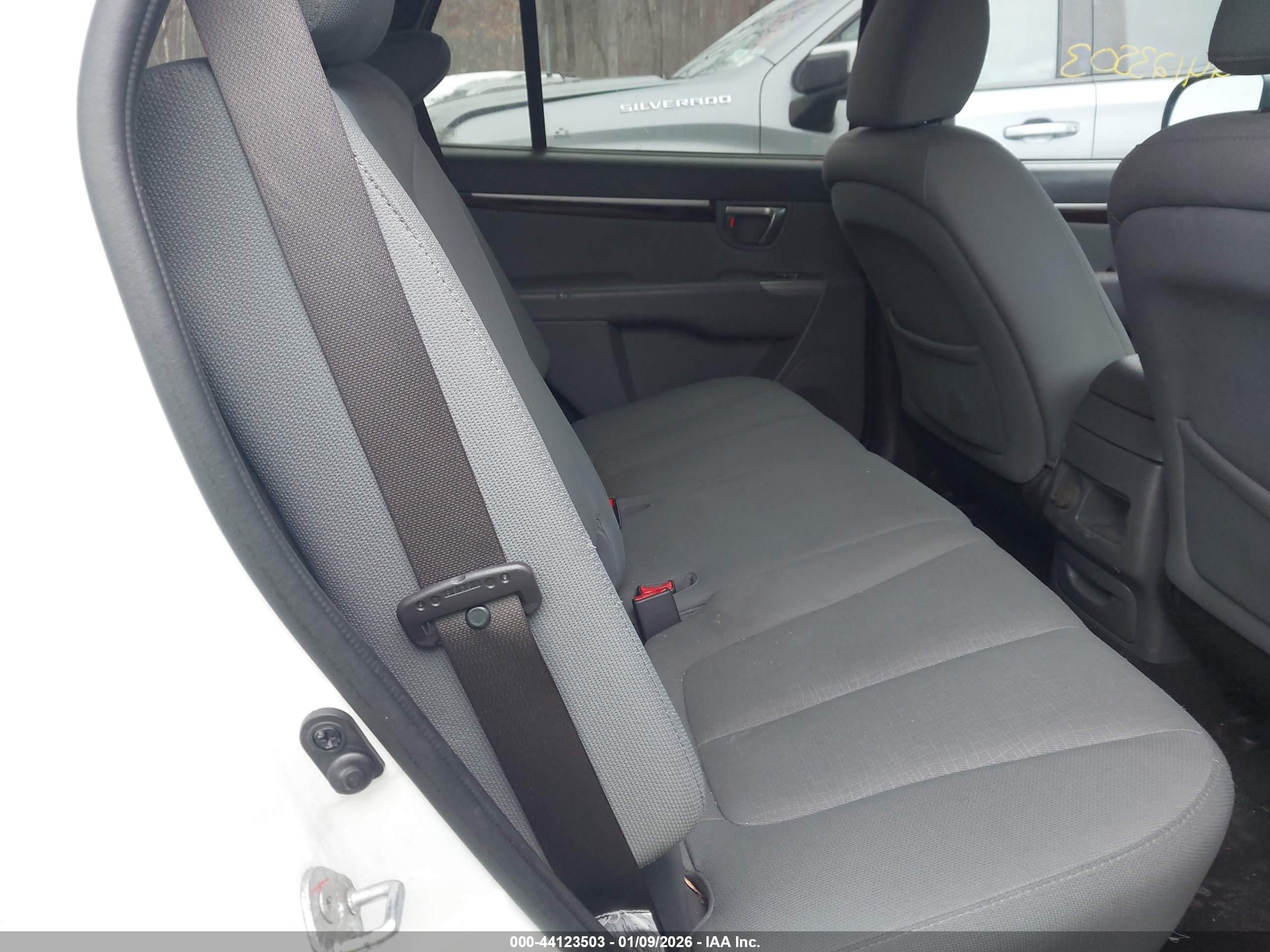 HYUNDAI SANTA image 8