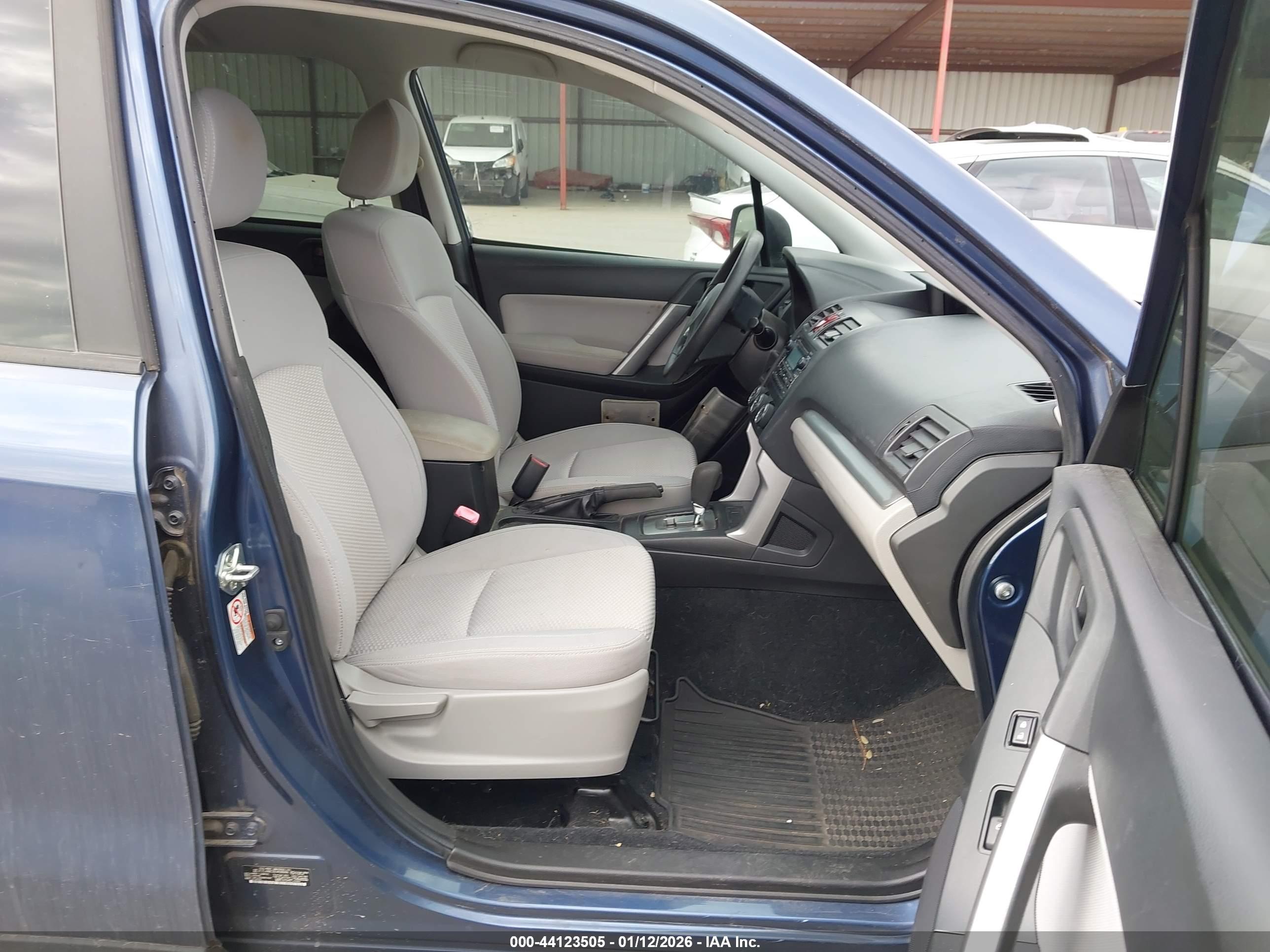 SUBARU FORESTER image 5