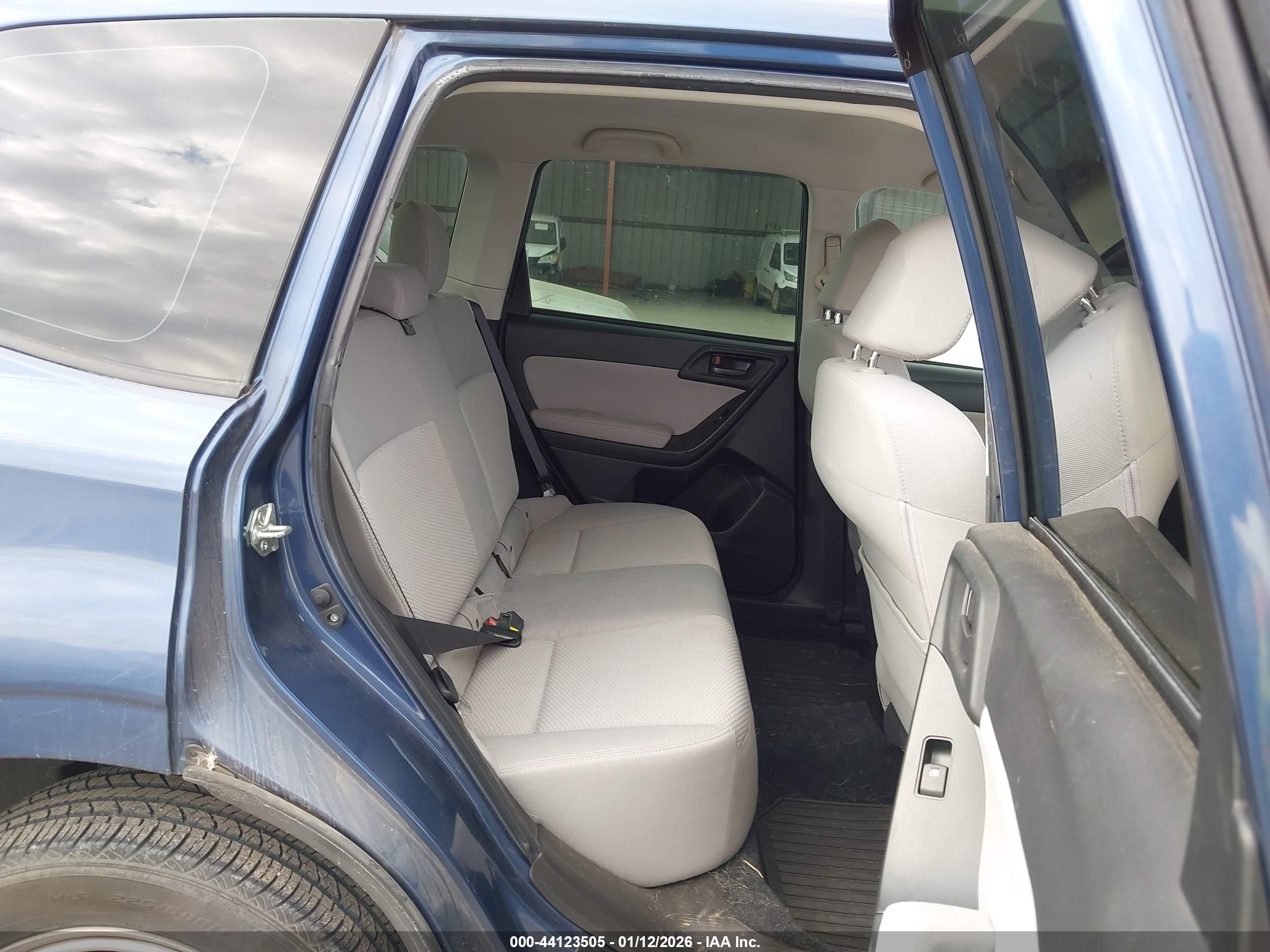 SUBARU FORESTER image 8