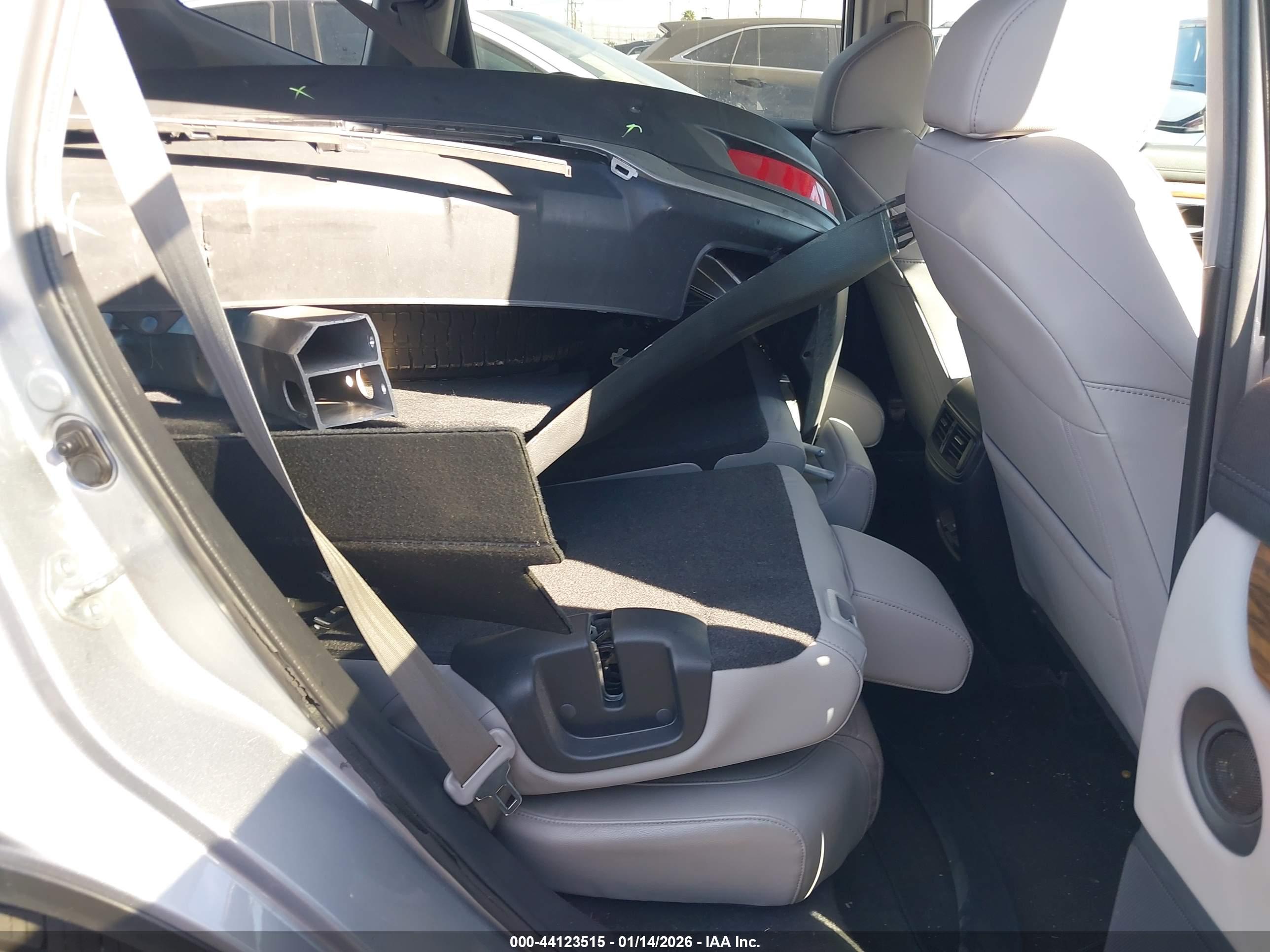 HONDA CR-V image 8