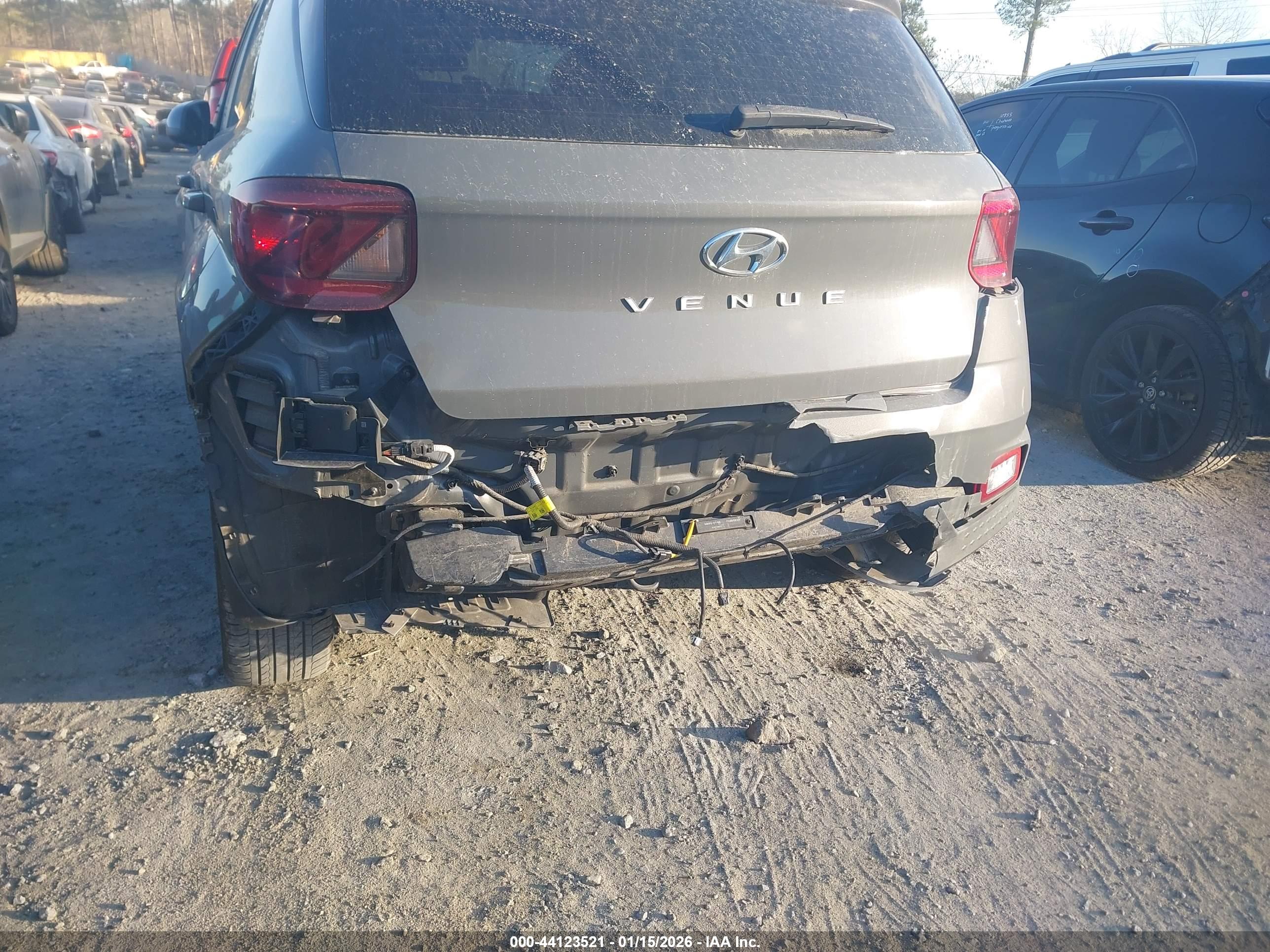 HYUNDAI VENUE image 6