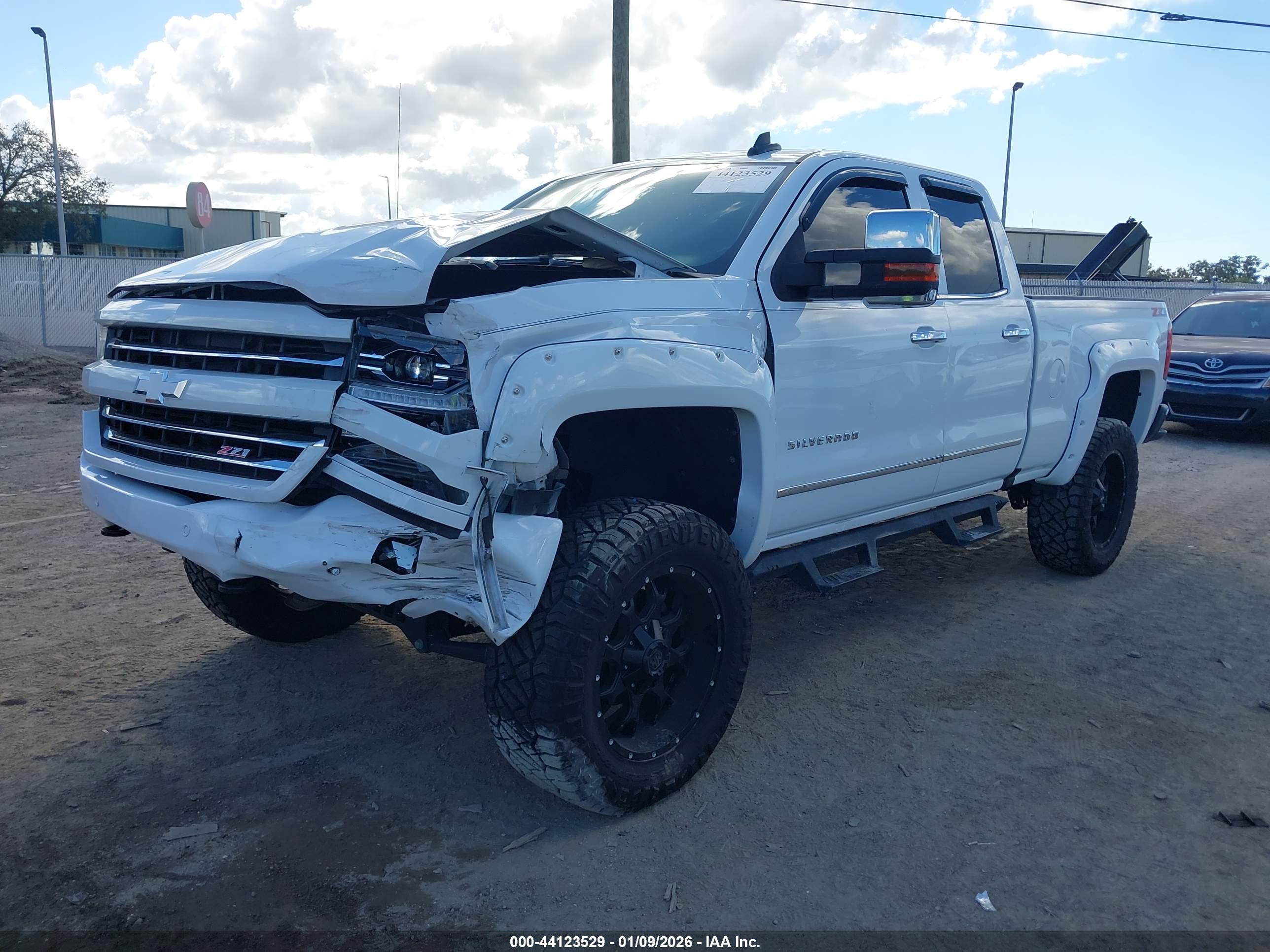 CHEVROLET SILVERADO image 2