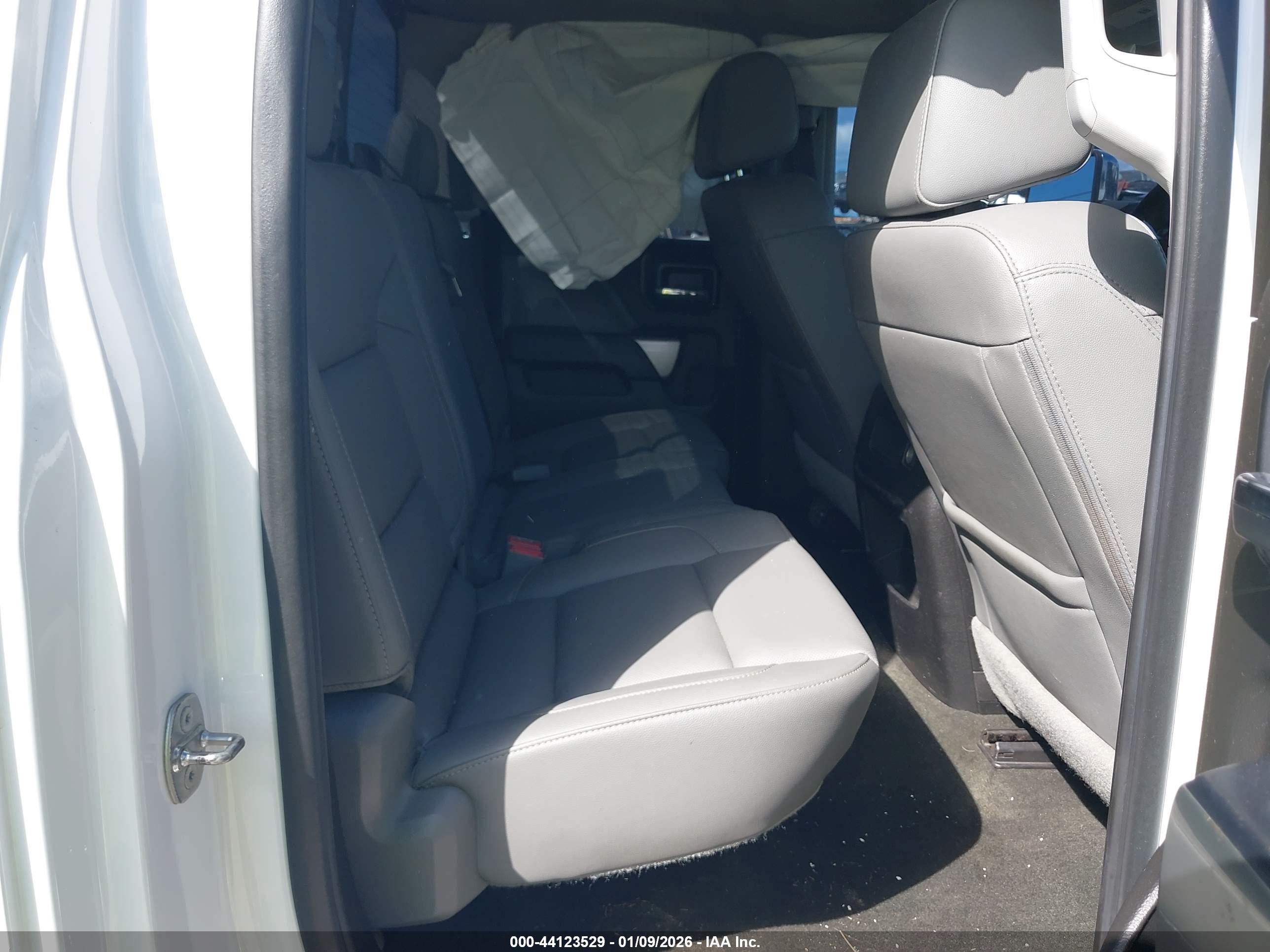 CHEVROLET SILVERADO image 8