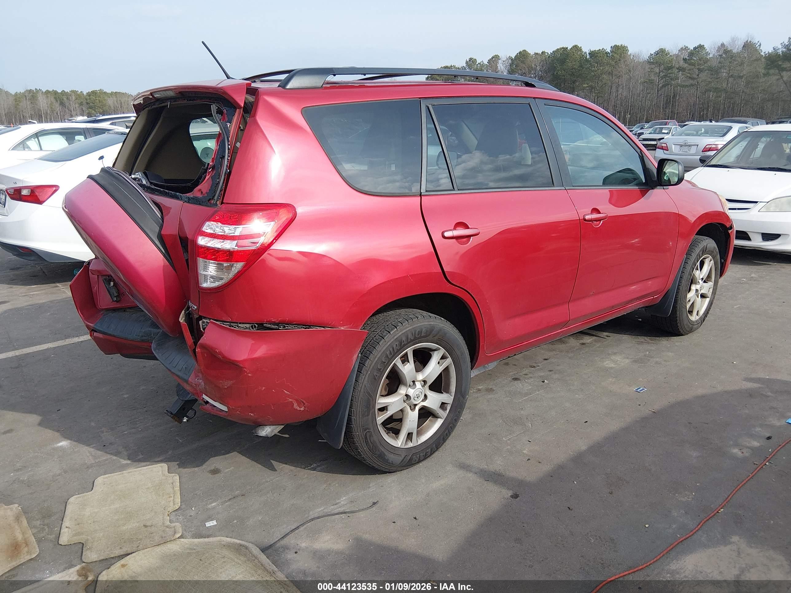 TOYOTA RAV4 image 4