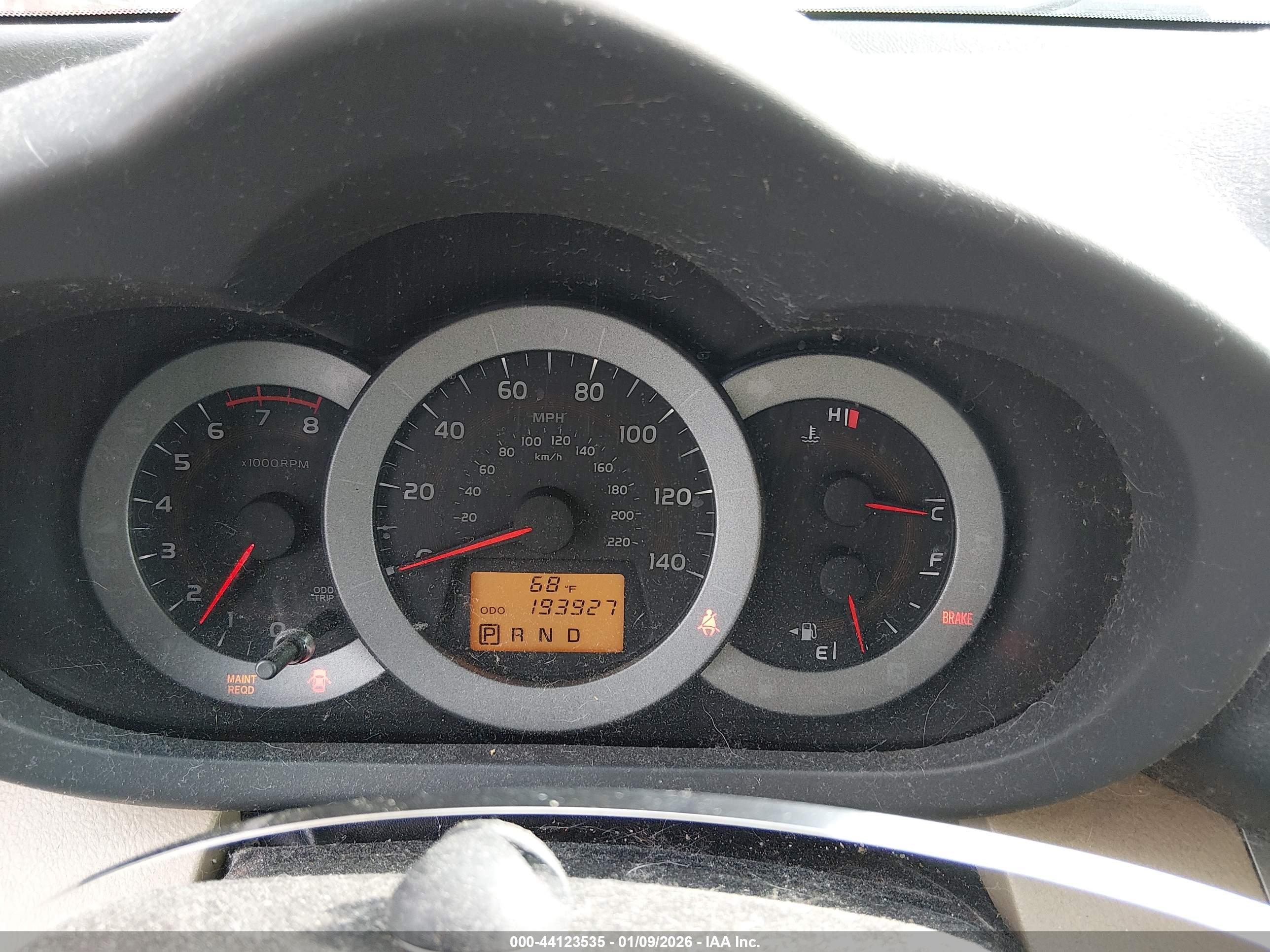 TOYOTA RAV4 image 7