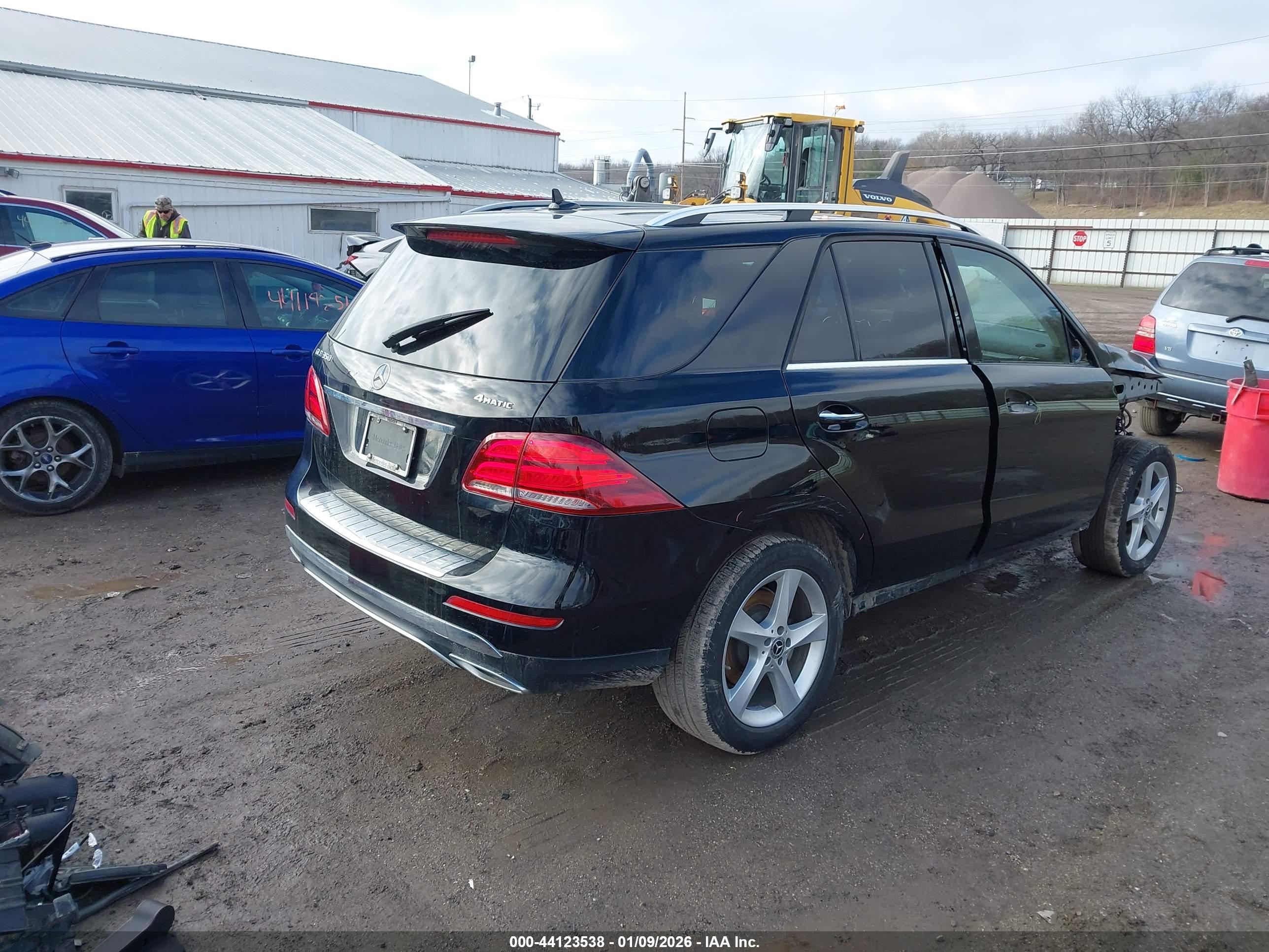 MERCEDES-BENZ GLE image 4