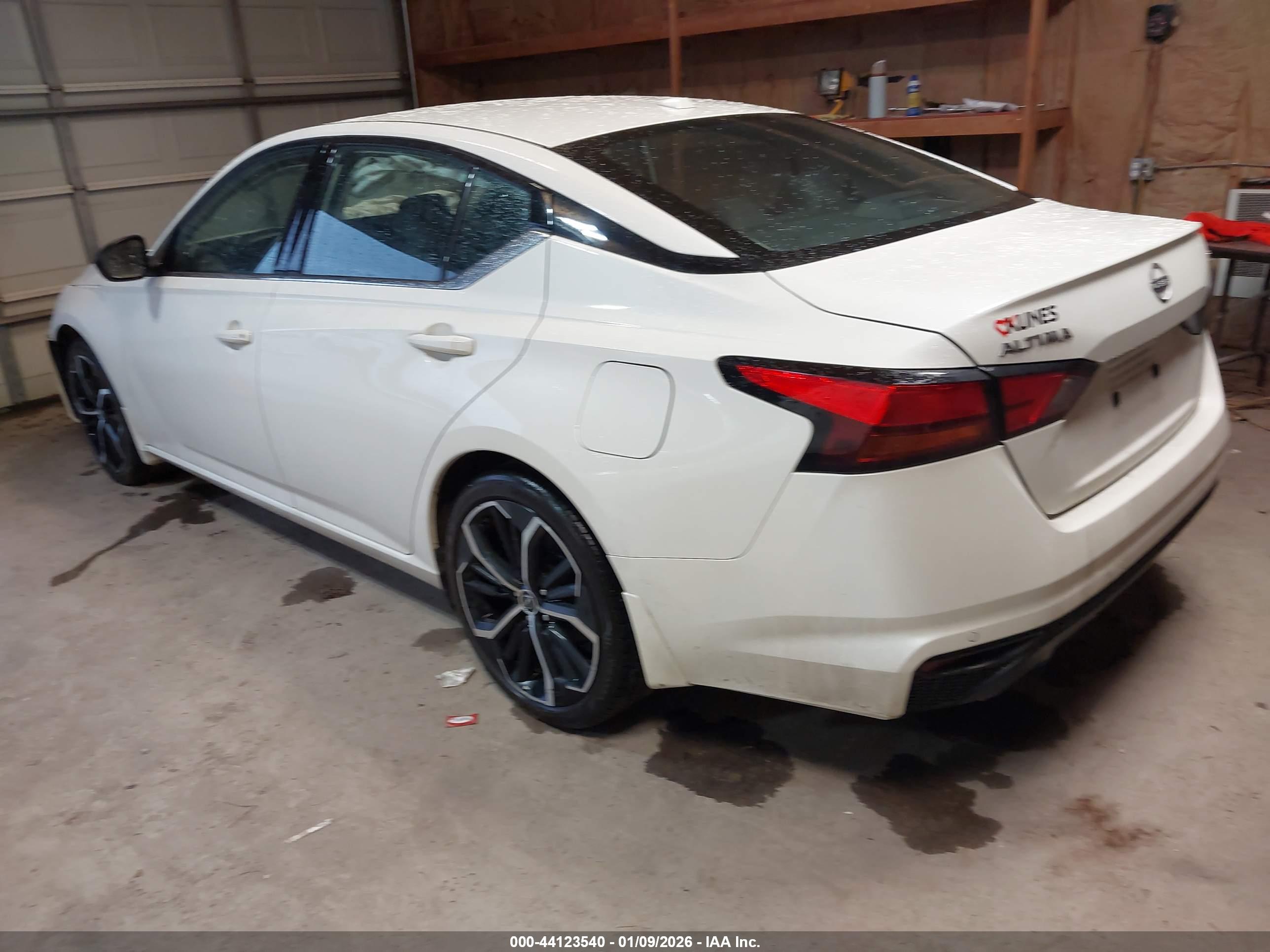 NISSAN ALTIMA image 3