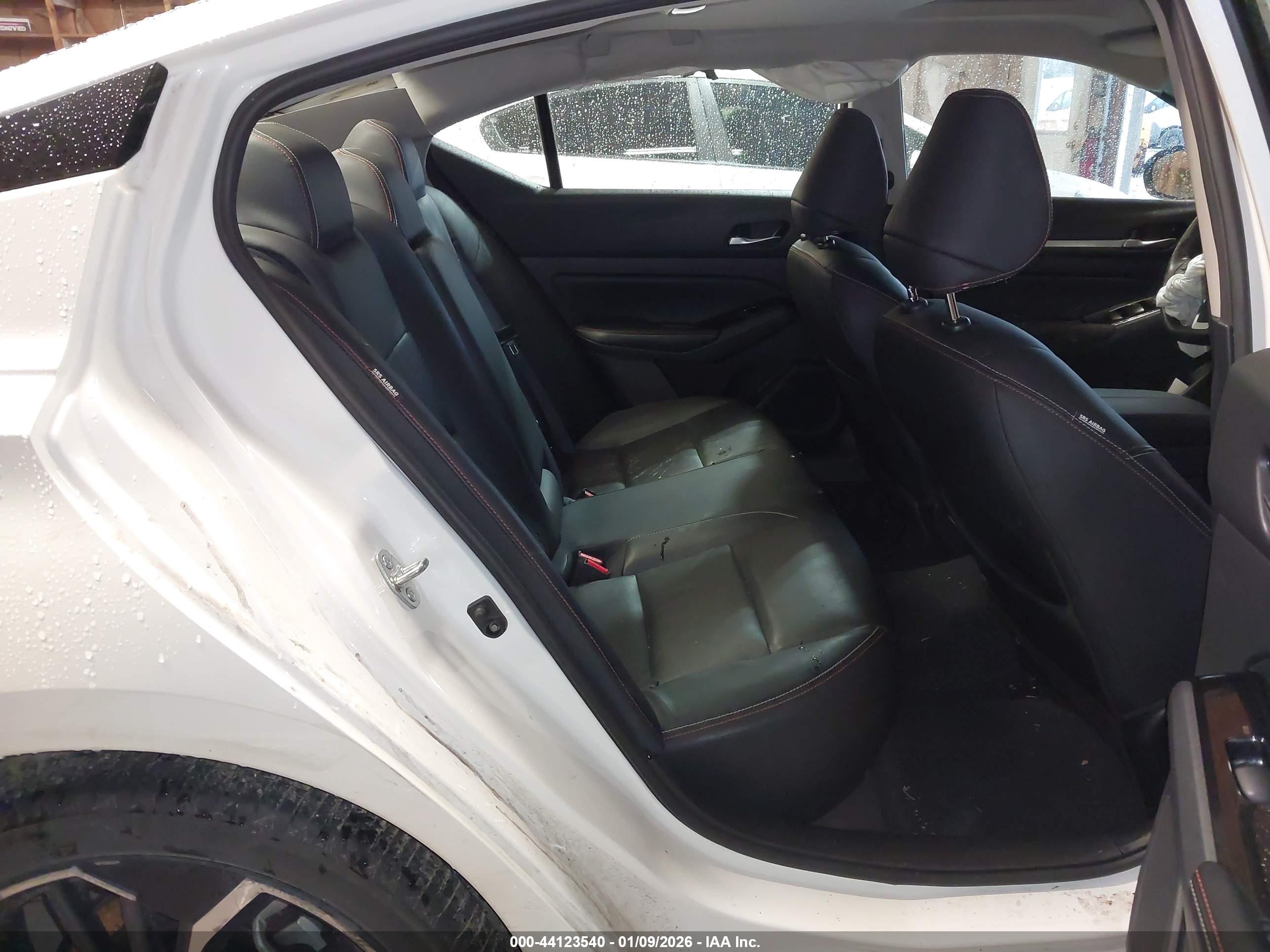 NISSAN ALTIMA image 8