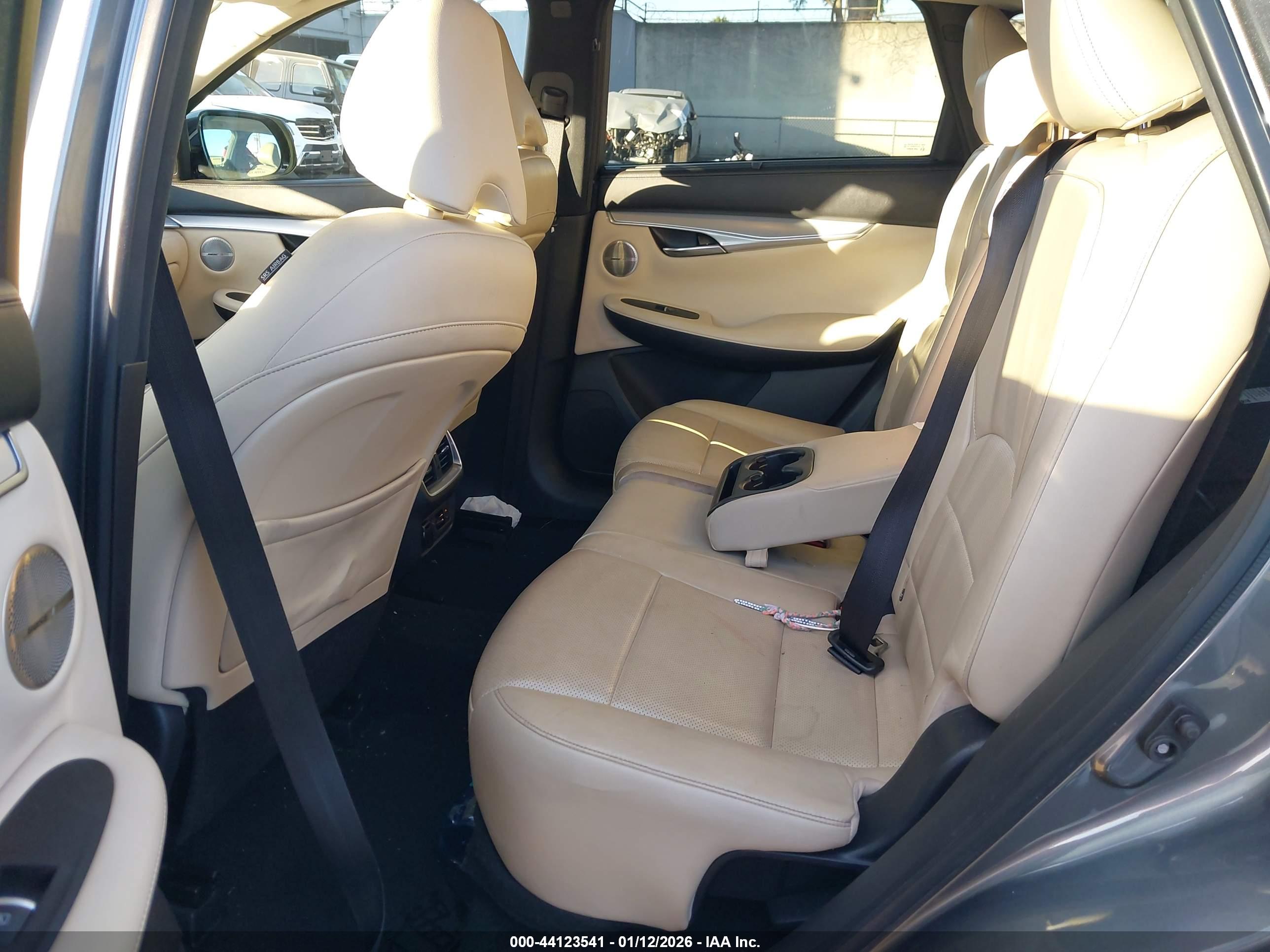INFINITI QX50 image 8