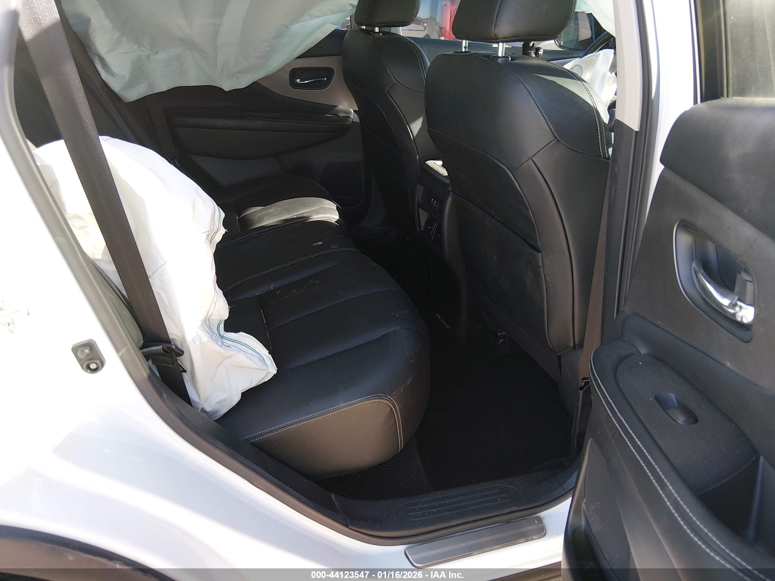 NISSAN MURANO image 8