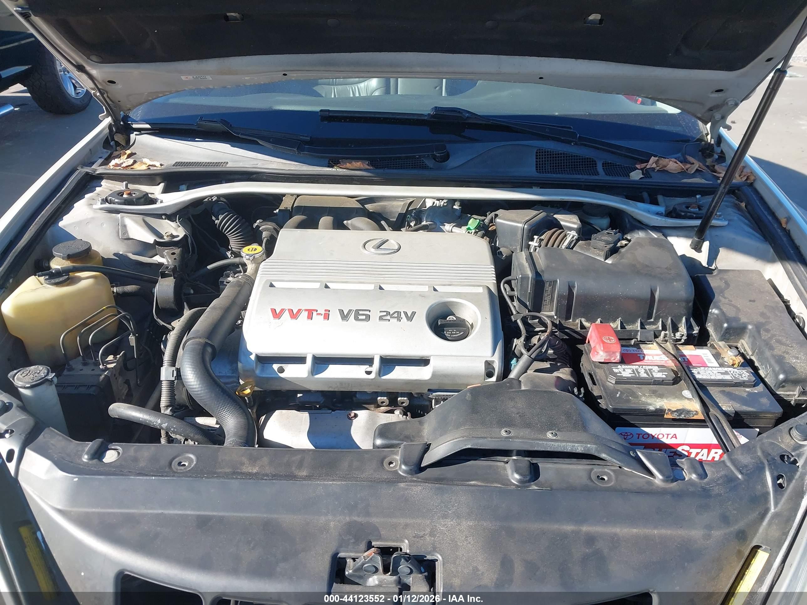 LEXUS ES image 10