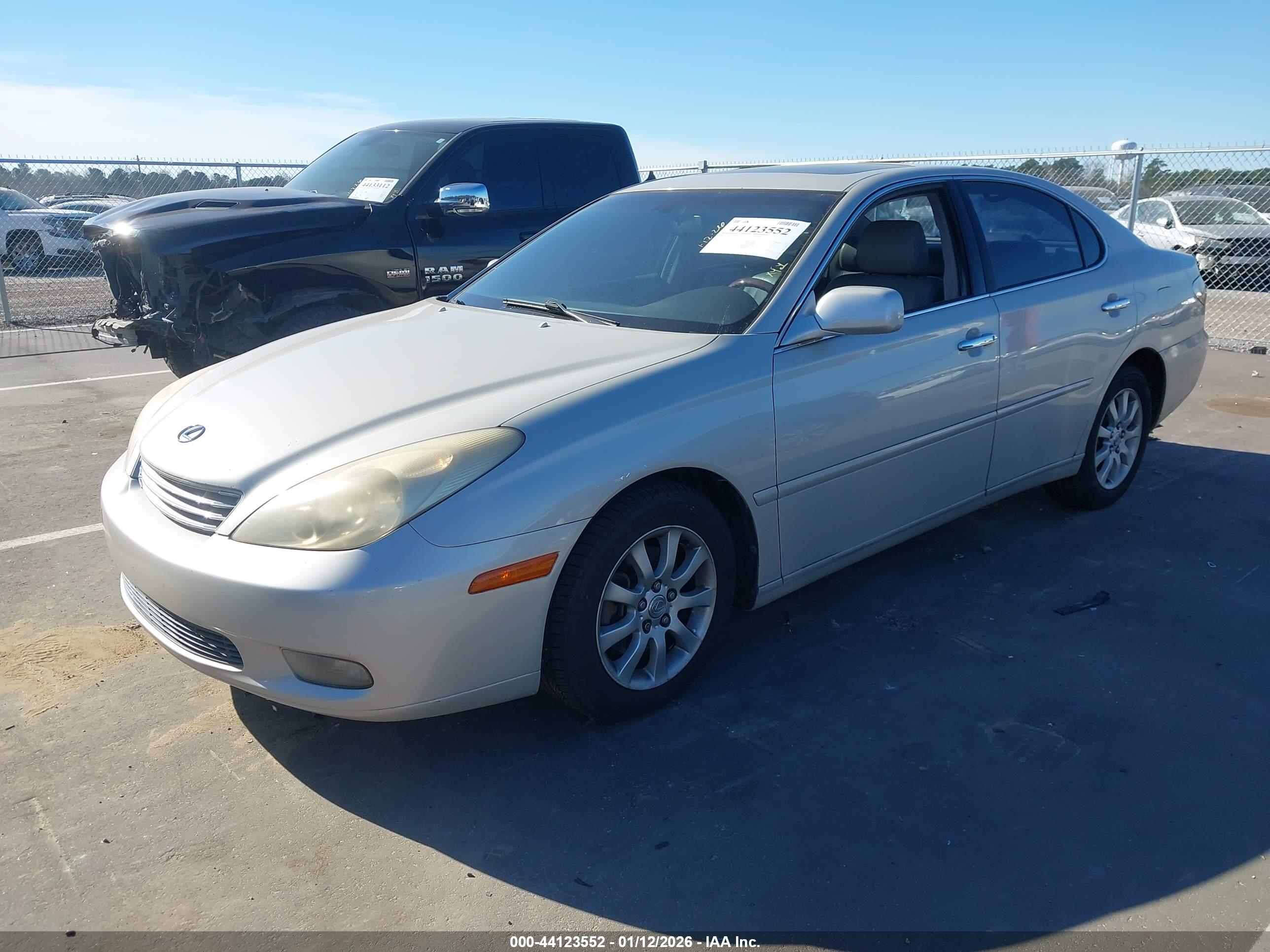 LEXUS ES image 2