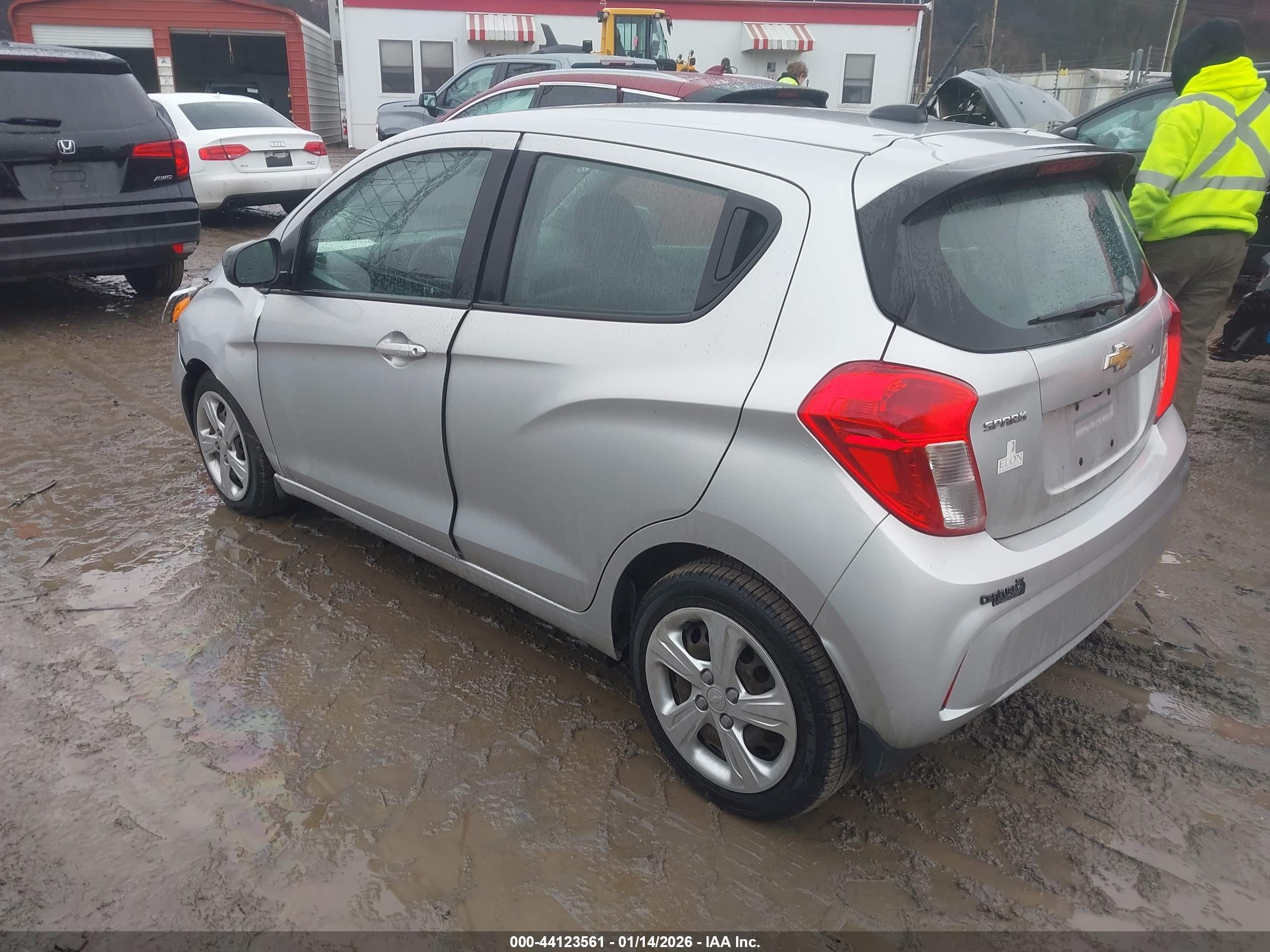 CHEVROLET SPARK image 3