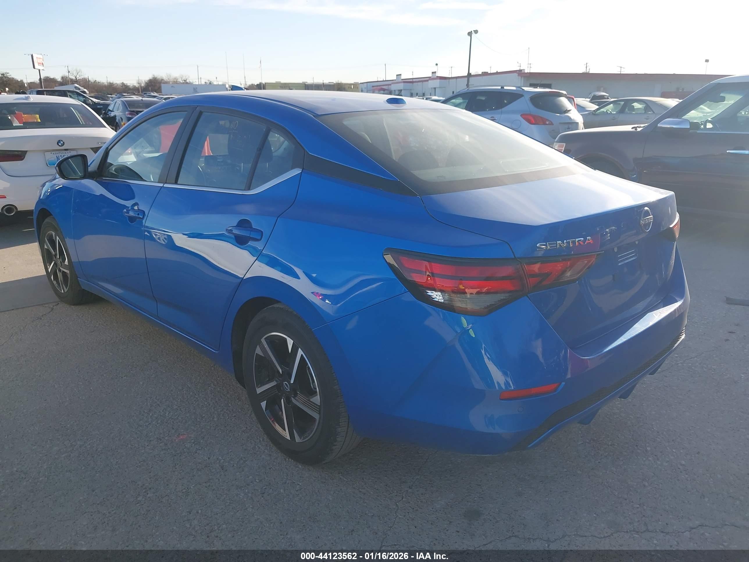 NISSAN SENTRA image 3
