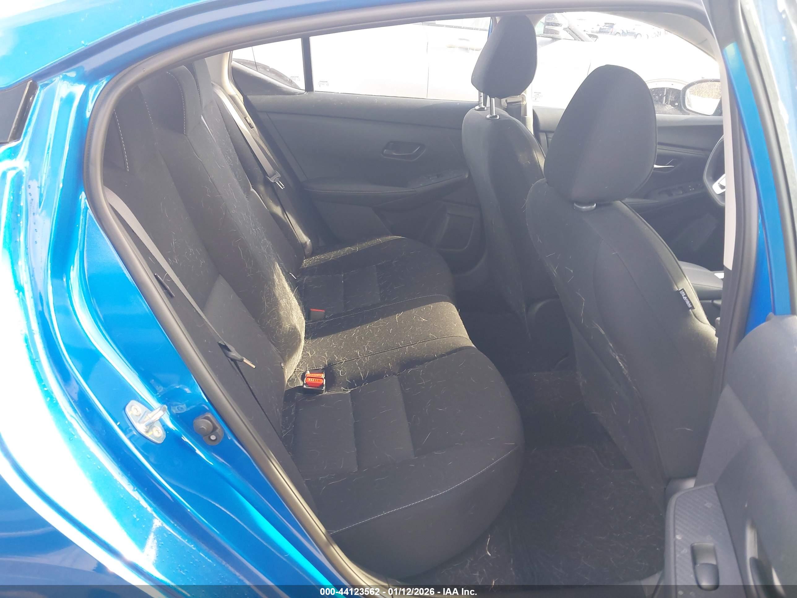 NISSAN SENTRA image 8