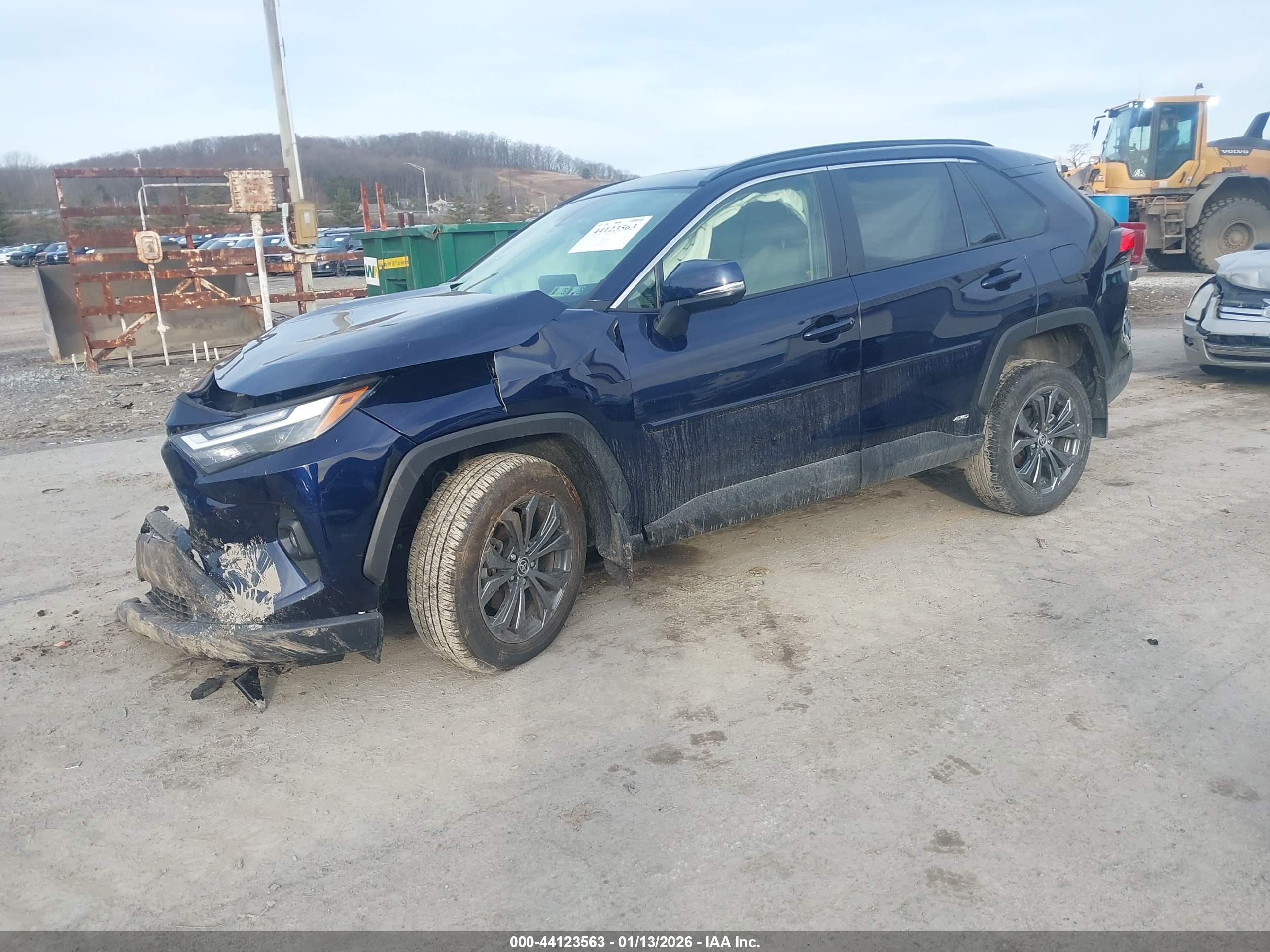TOYOTA RAV4 image 2